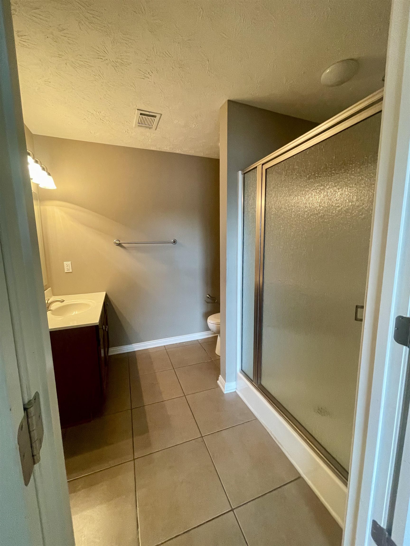 2001 Viola Gardens, Owensboro, Kentucky 42303, 2 Bedrooms Bedrooms, ,2 BathroomsBathrooms,Condominium,For Sale,Viola Gardens,89549