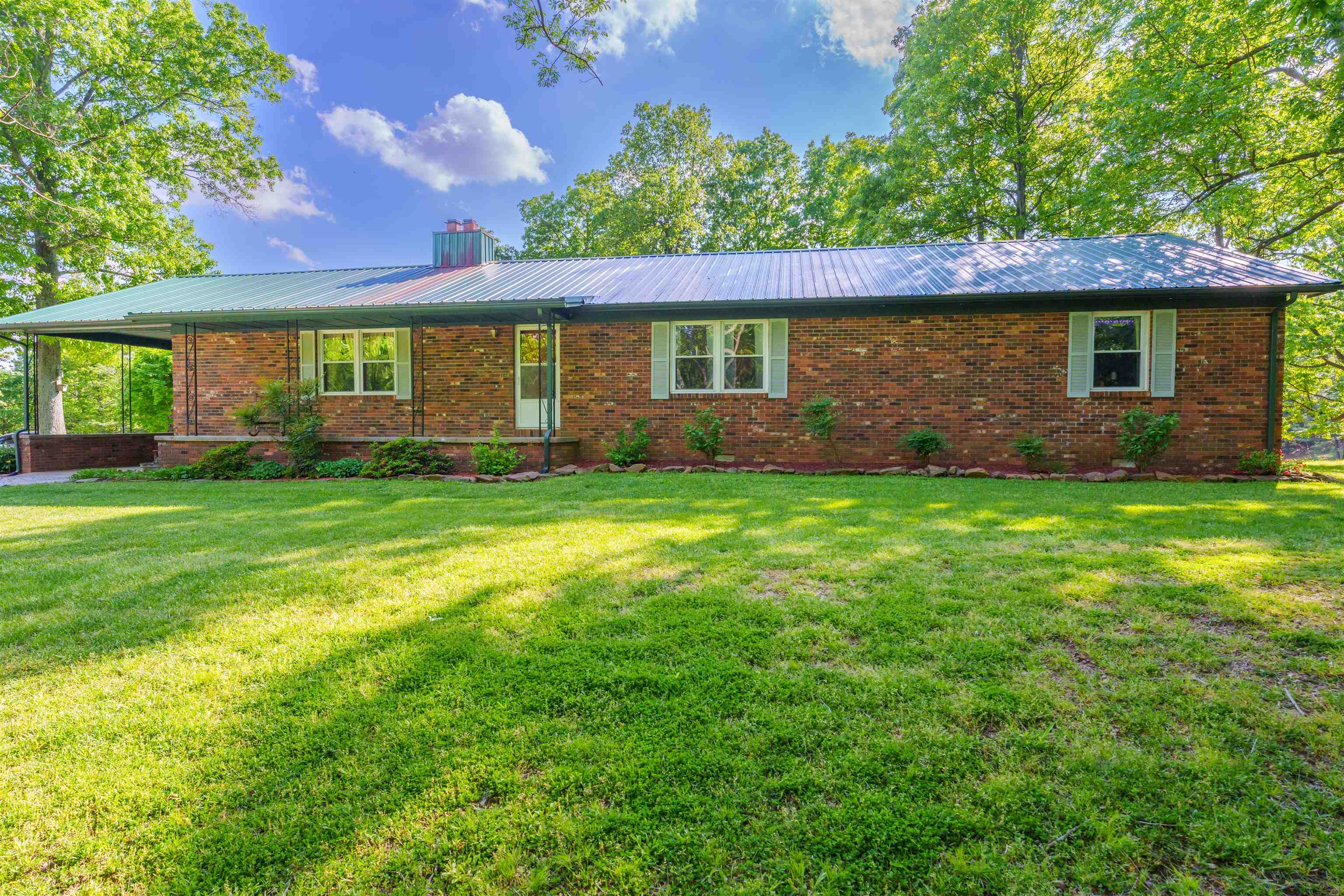 944 Tucker Hollow Rd., Hartford, Kentucky 42347, 4 Bedrooms Bedrooms, ,2 BathroomsBathrooms,Single Family Residence,For Sale,Tucker Hollow Rd.,89556