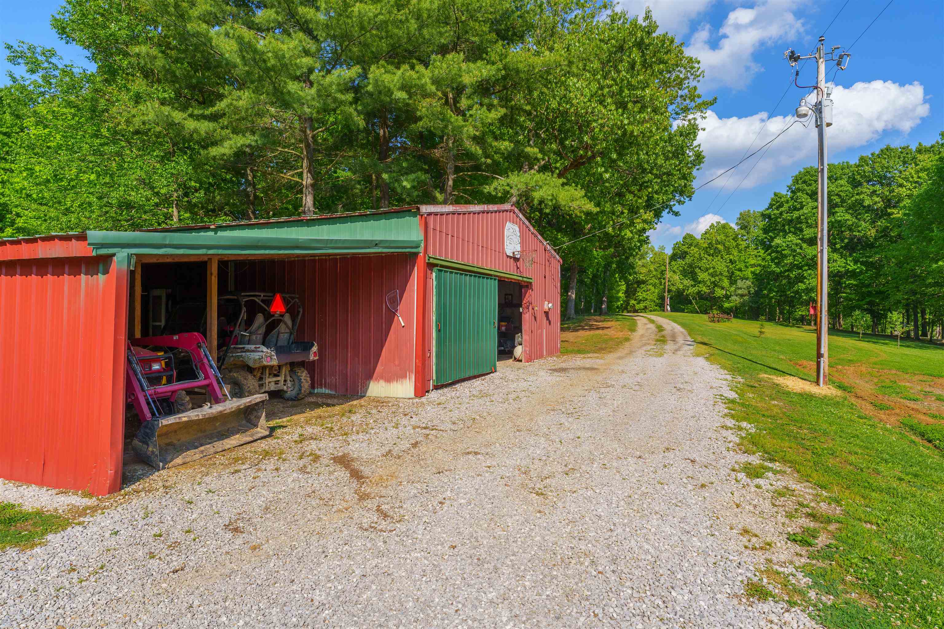 944 Tucker Hollow Rd., Hartford, Kentucky 42347, 4 Bedrooms Bedrooms, ,2 BathroomsBathrooms,Single Family Residence,For Sale,Tucker Hollow Rd.,89556