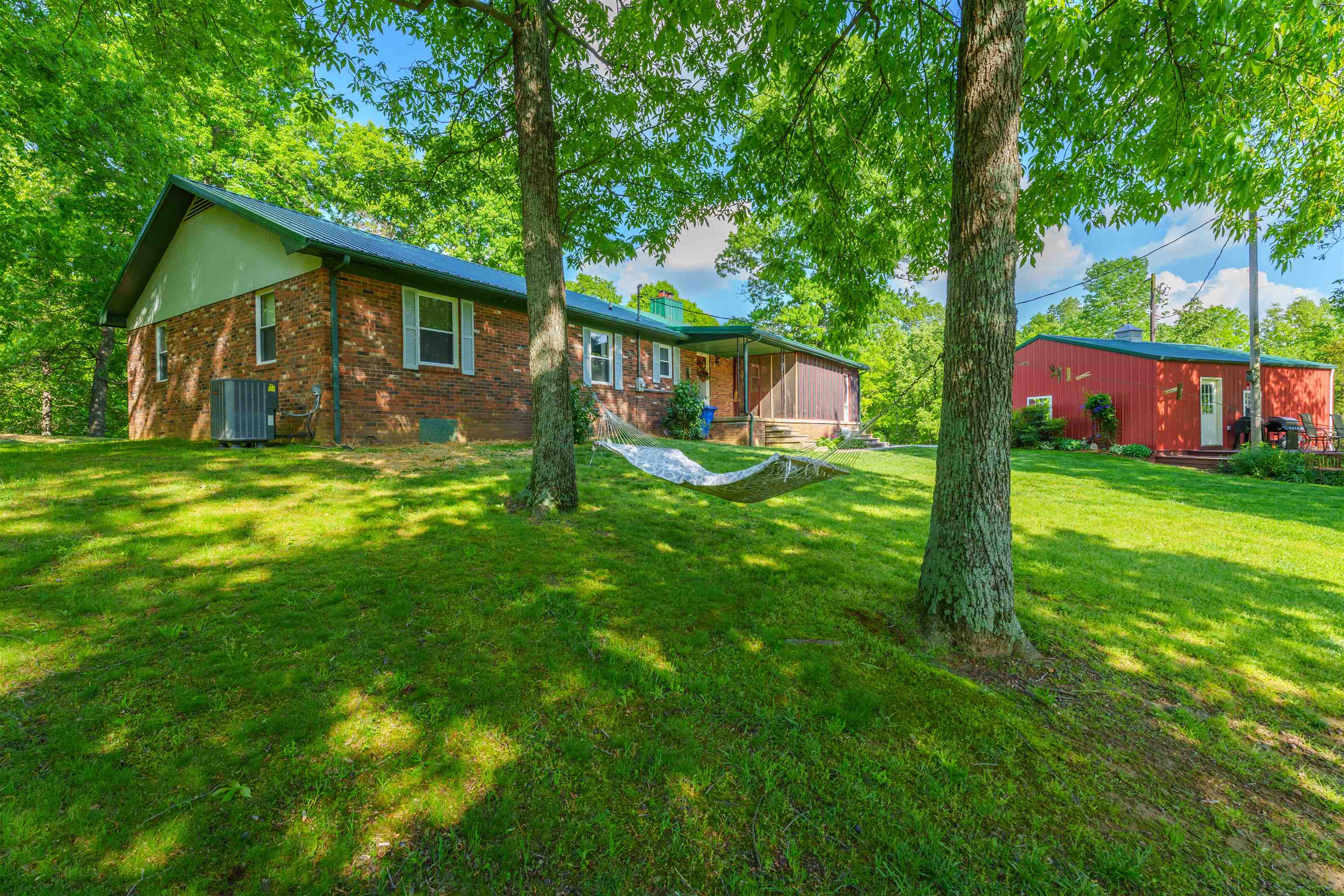 944 Tucker Hollow Rd., Hartford, Kentucky 42347, 4 Bedrooms Bedrooms, ,2 BathroomsBathrooms,Single Family Residence,For Sale,Tucker Hollow Rd.,89556