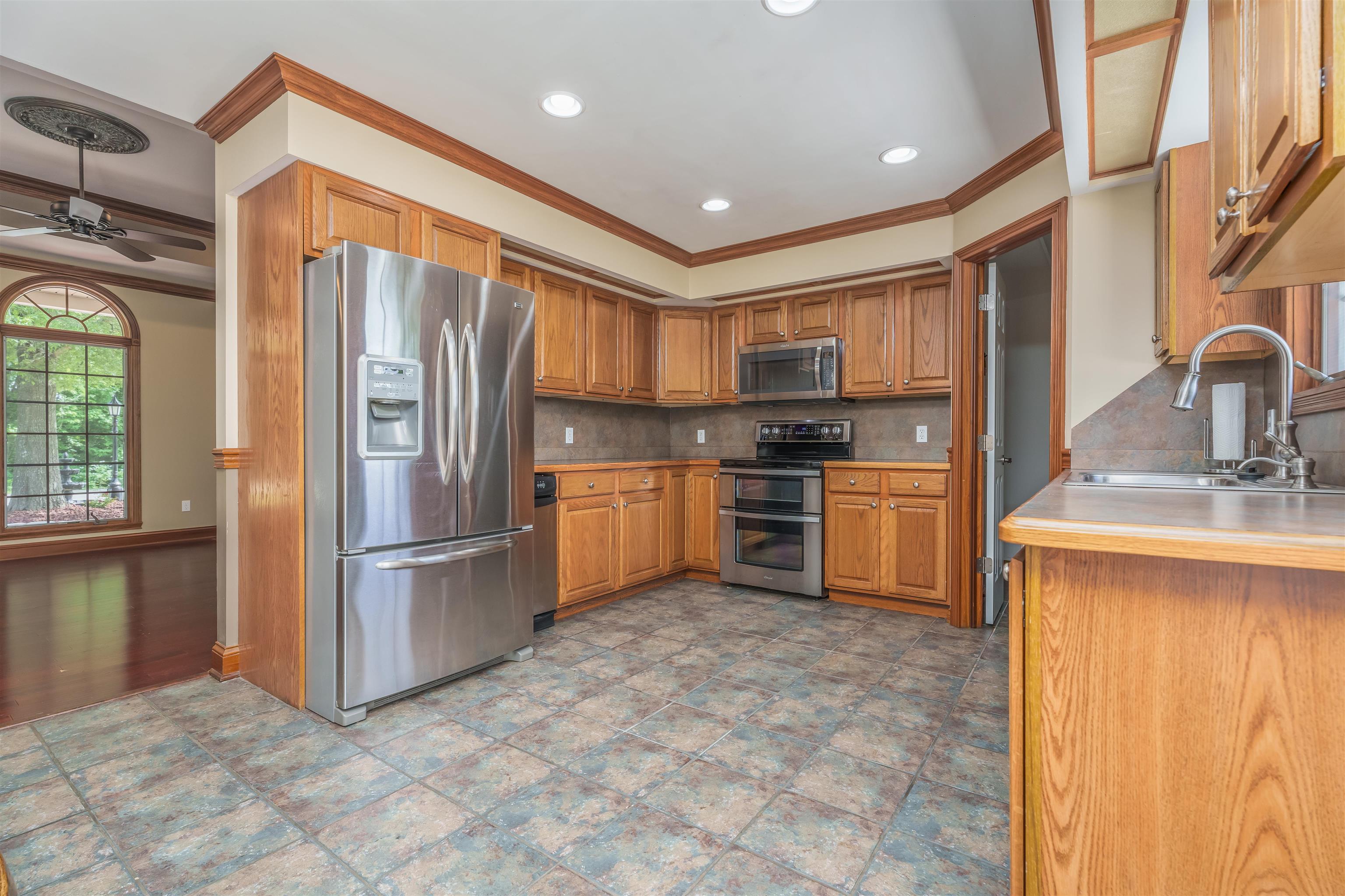 5653 Lee Rudy Road, Owensboro, Kentucky 42301, 4 Bedrooms Bedrooms, ,3 BathroomsBathrooms,Single Family Residence,For Sale,Lee Rudy Road,89561