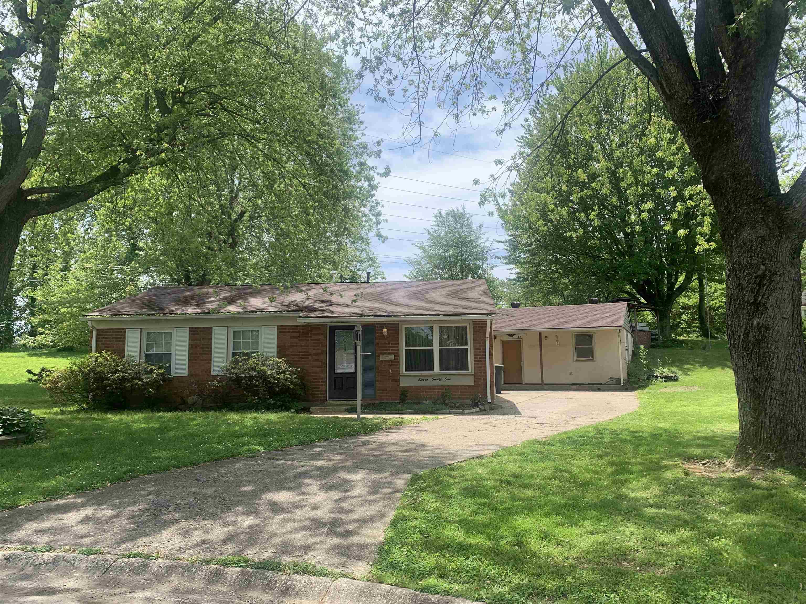 1121 Gilbert Lane, Owensboro, Kentucky 42303, 3 Bedrooms Bedrooms, ,1 BathroomBathrooms,Single Family Residence,For Sale,Gilbert Lane,89565