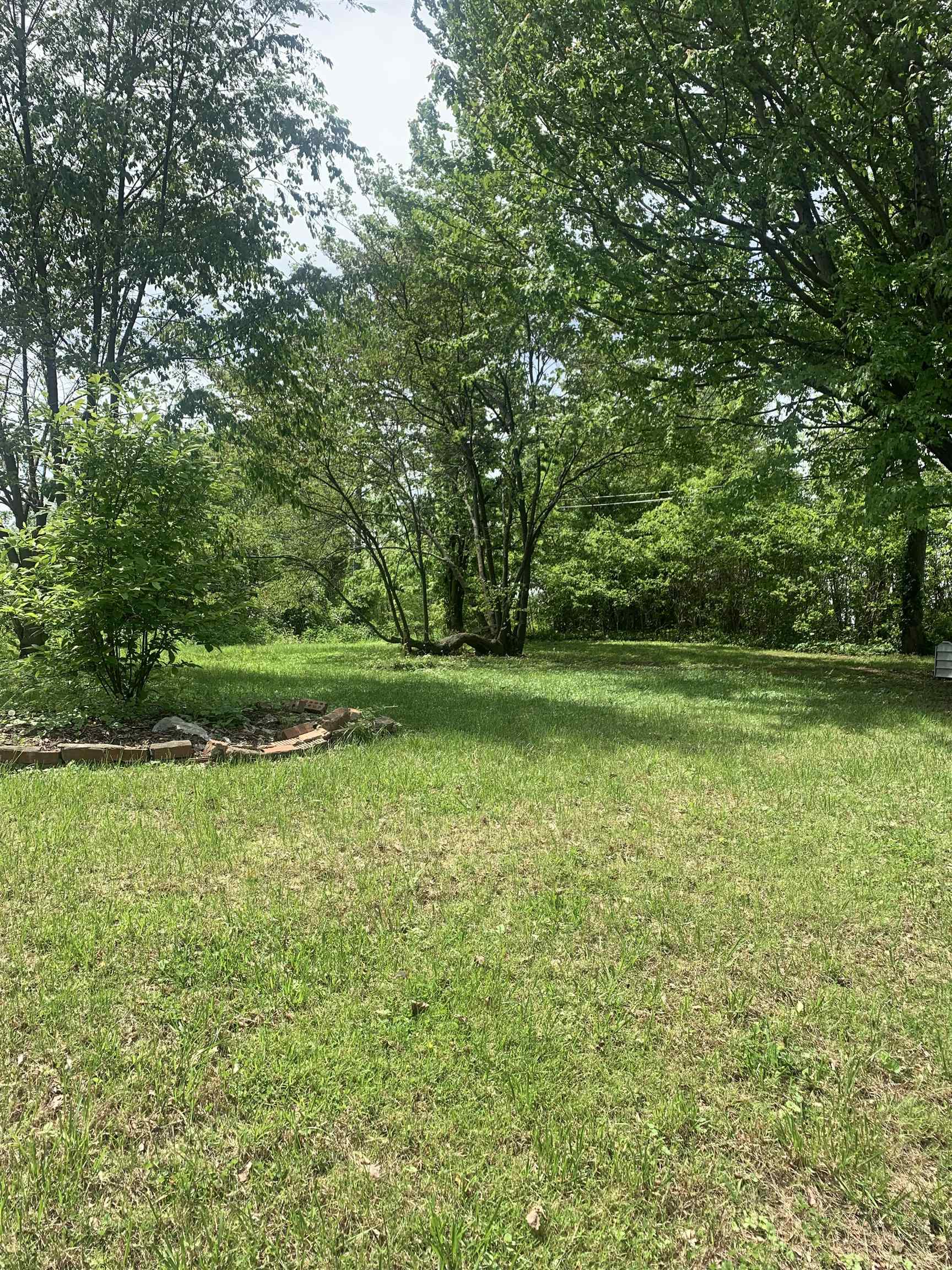 1121 Gilbert Lane, Owensboro, Kentucky 42303, 3 Bedrooms Bedrooms, ,1 BathroomBathrooms,Single Family Residence,For Sale,Gilbert Lane,89565