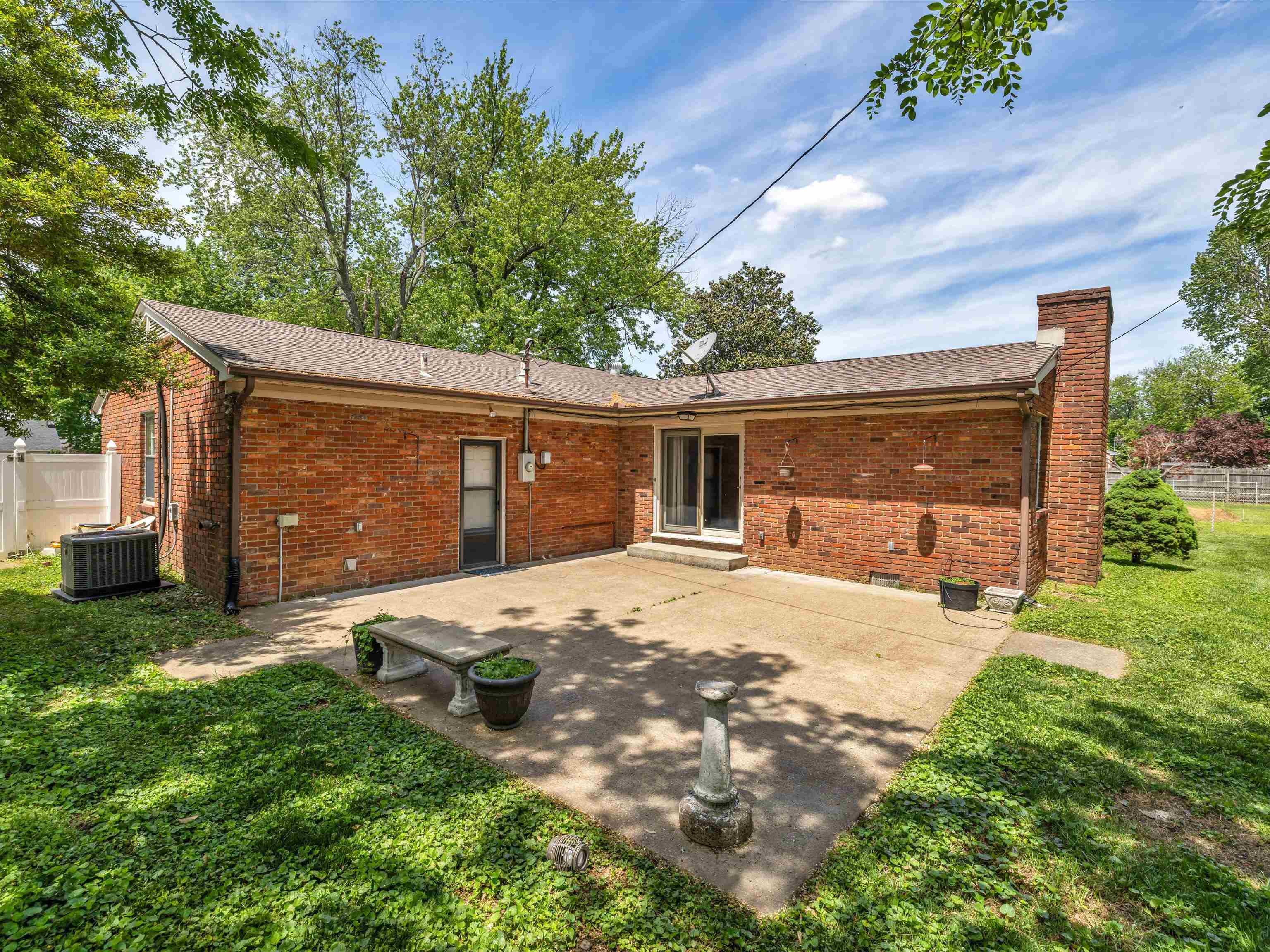 2803 Wesleyan Park Dr, Owensboro, Kentucky 42301, 3 Bedrooms Bedrooms, ,1 BathroomBathrooms,Single Family Residence,For Sale,Wesleyan Park Dr,89566