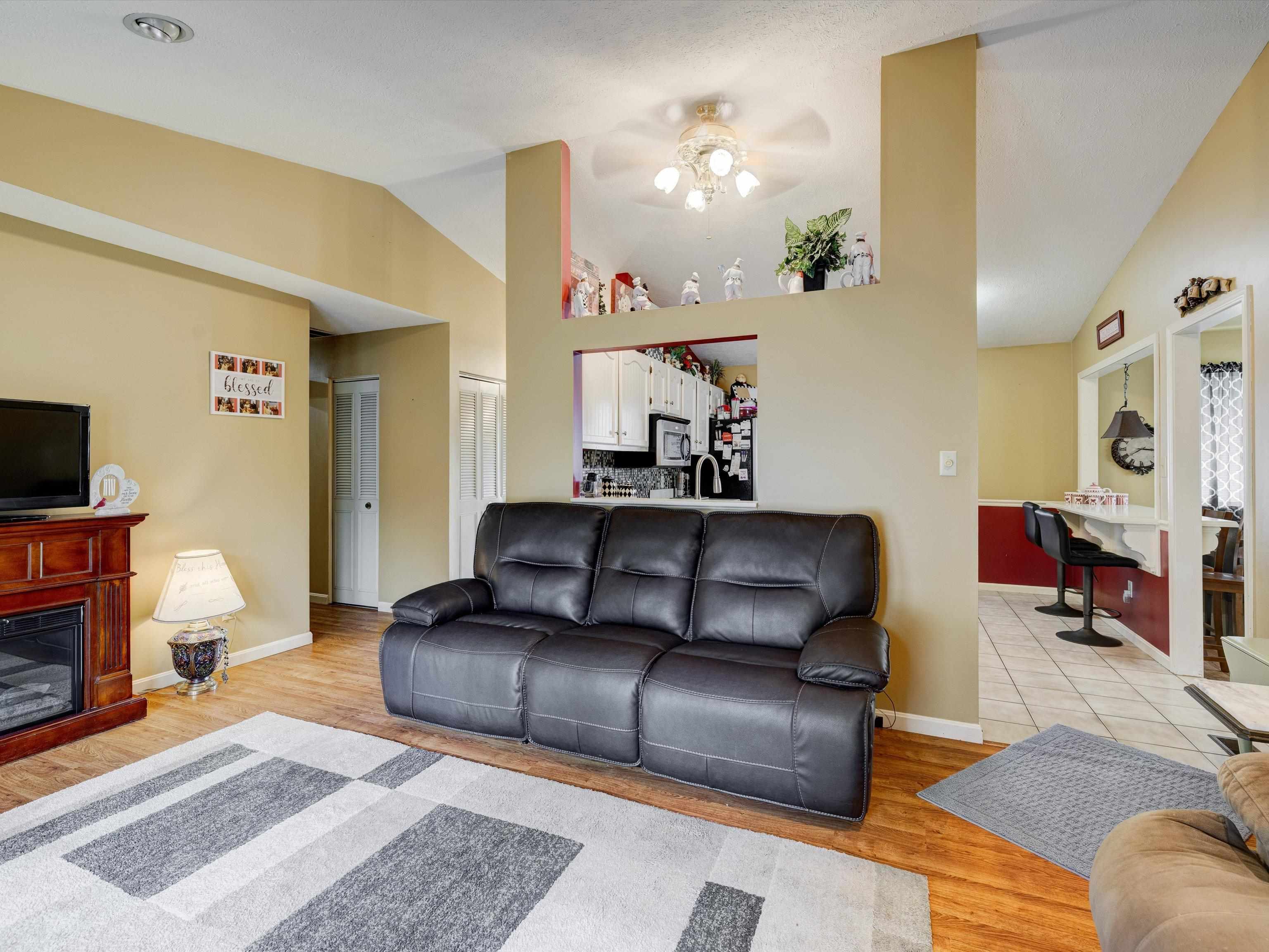 2400 Strickland Drive, Owensboro, Kentucky 42301, 3 Bedrooms Bedrooms, ,1 BathroomBathrooms,Single Family Residence,For Sale,Strickland Drive,89567