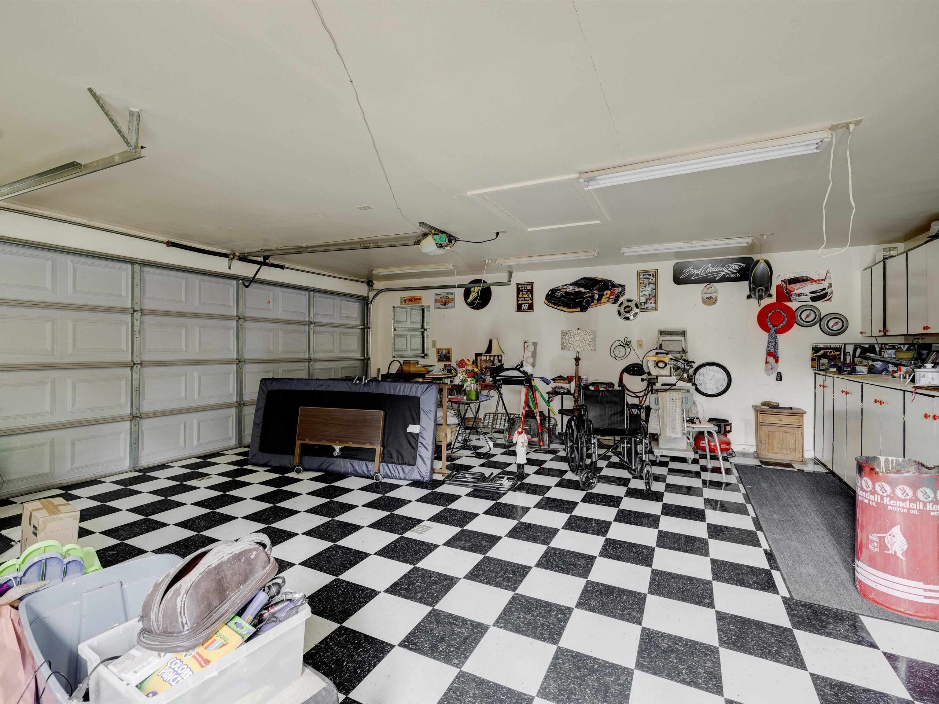 2400 Strickland Drive, Owensboro, Kentucky 42301, 3 Bedrooms Bedrooms, ,1 BathroomBathrooms,Single Family Residence,For Sale,Strickland Drive,89567
