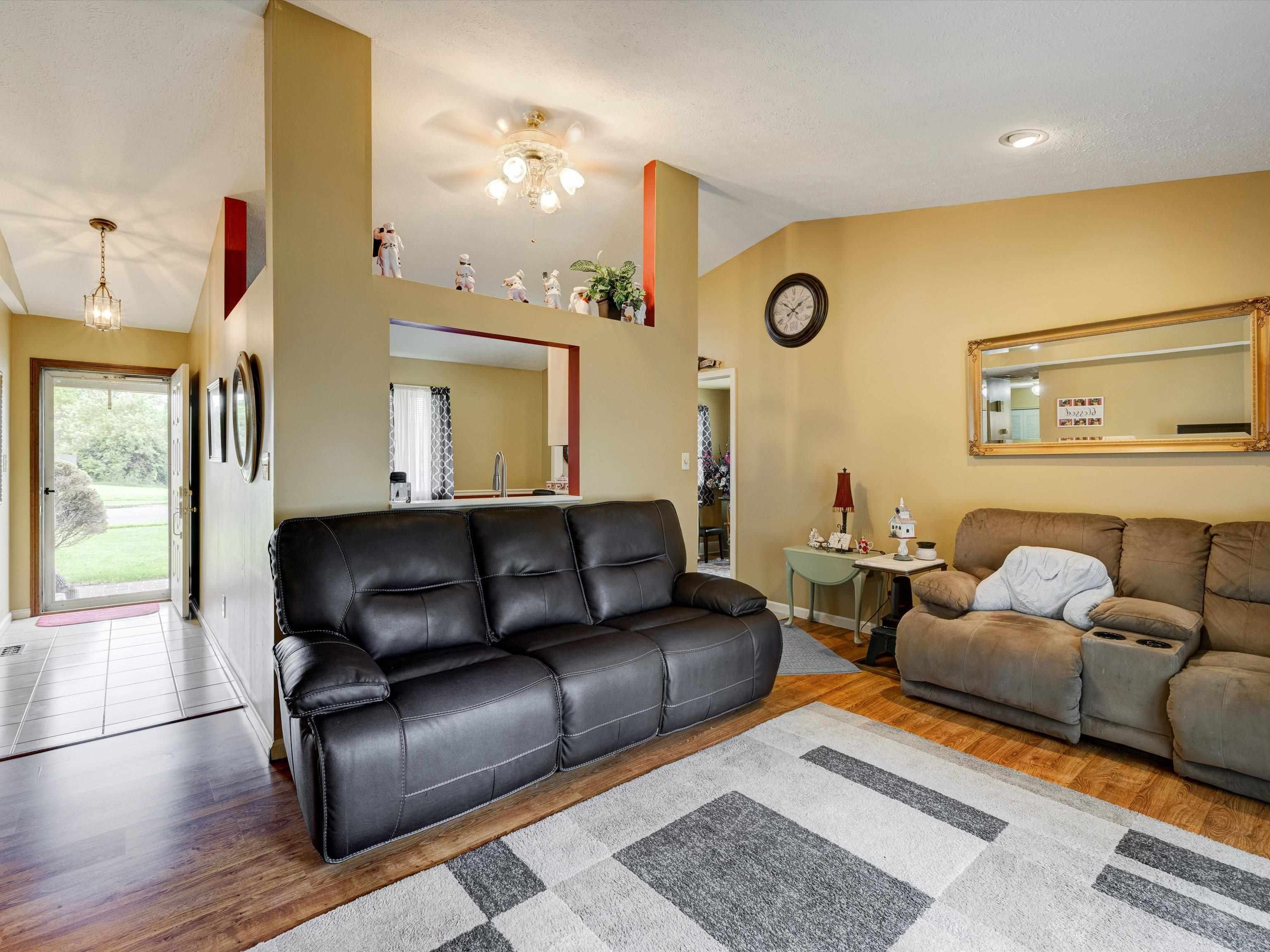 2400 Strickland Drive, Owensboro, Kentucky 42301, 3 Bedrooms Bedrooms, ,1 BathroomBathrooms,Single Family Residence,For Sale,Strickland Drive,89567