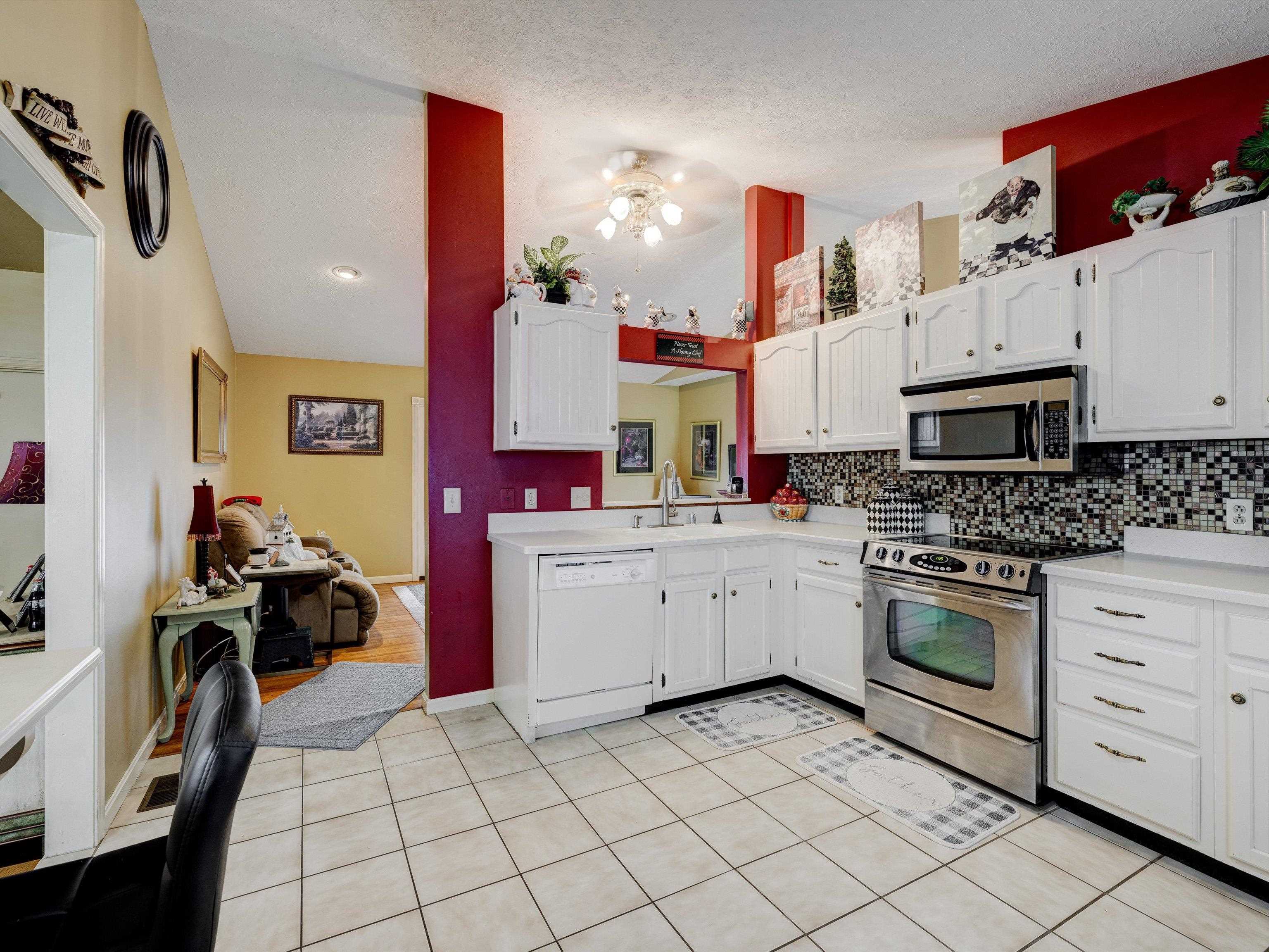 2400 Strickland Drive, Owensboro, Kentucky 42301, 3 Bedrooms Bedrooms, ,1 BathroomBathrooms,Single Family Residence,For Sale,Strickland Drive,89567