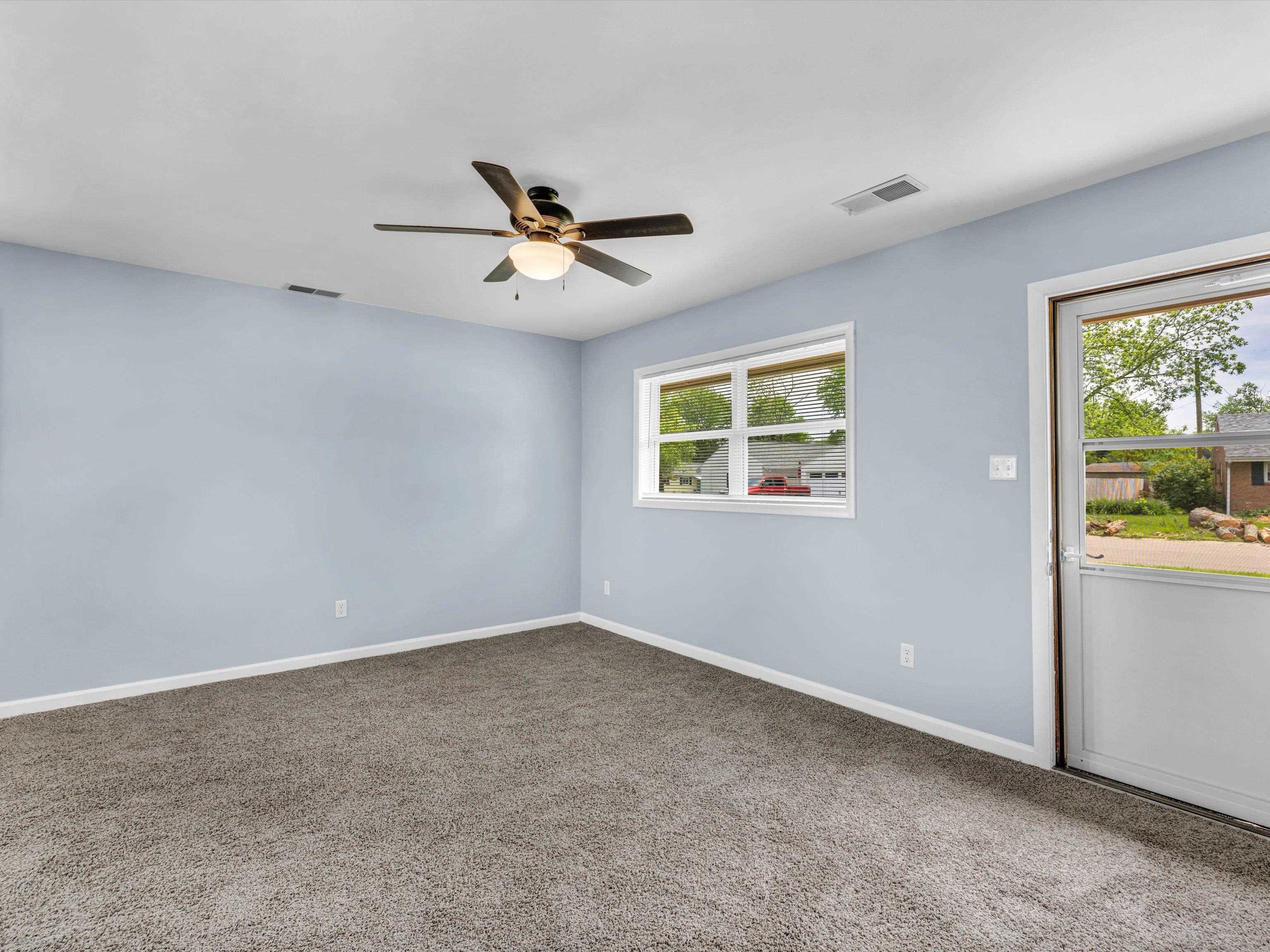 3812 Longfellow Drive, Owensboro, Kentucky 42303, 3 Bedrooms Bedrooms, ,1 BathroomBathrooms,Single Family Residence,For Sale,Longfellow Drive,89568