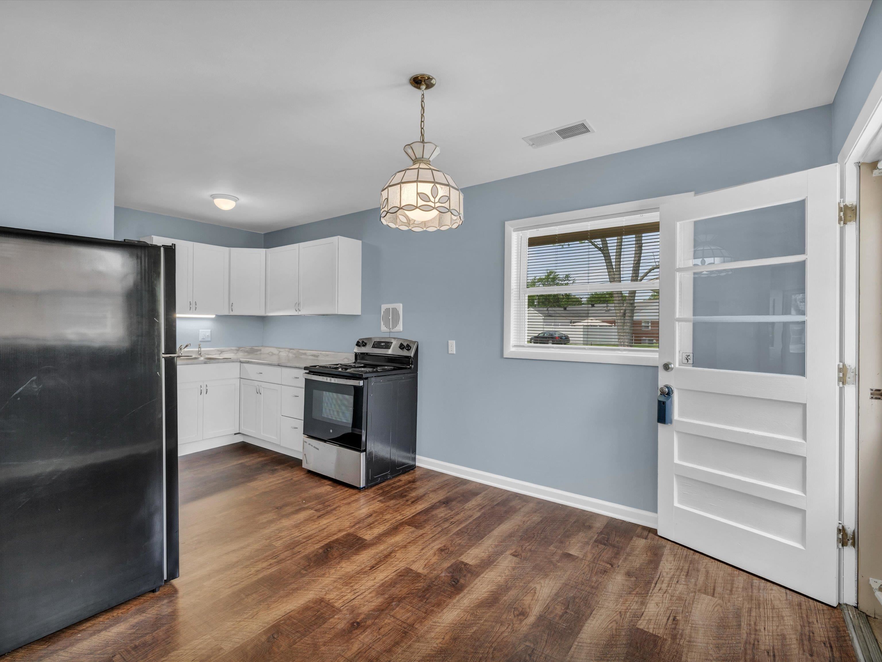 3812 Longfellow Drive, Owensboro, Kentucky 42303, 3 Bedrooms Bedrooms, ,1 BathroomBathrooms,Single Family Residence,For Sale,Longfellow Drive,89568
