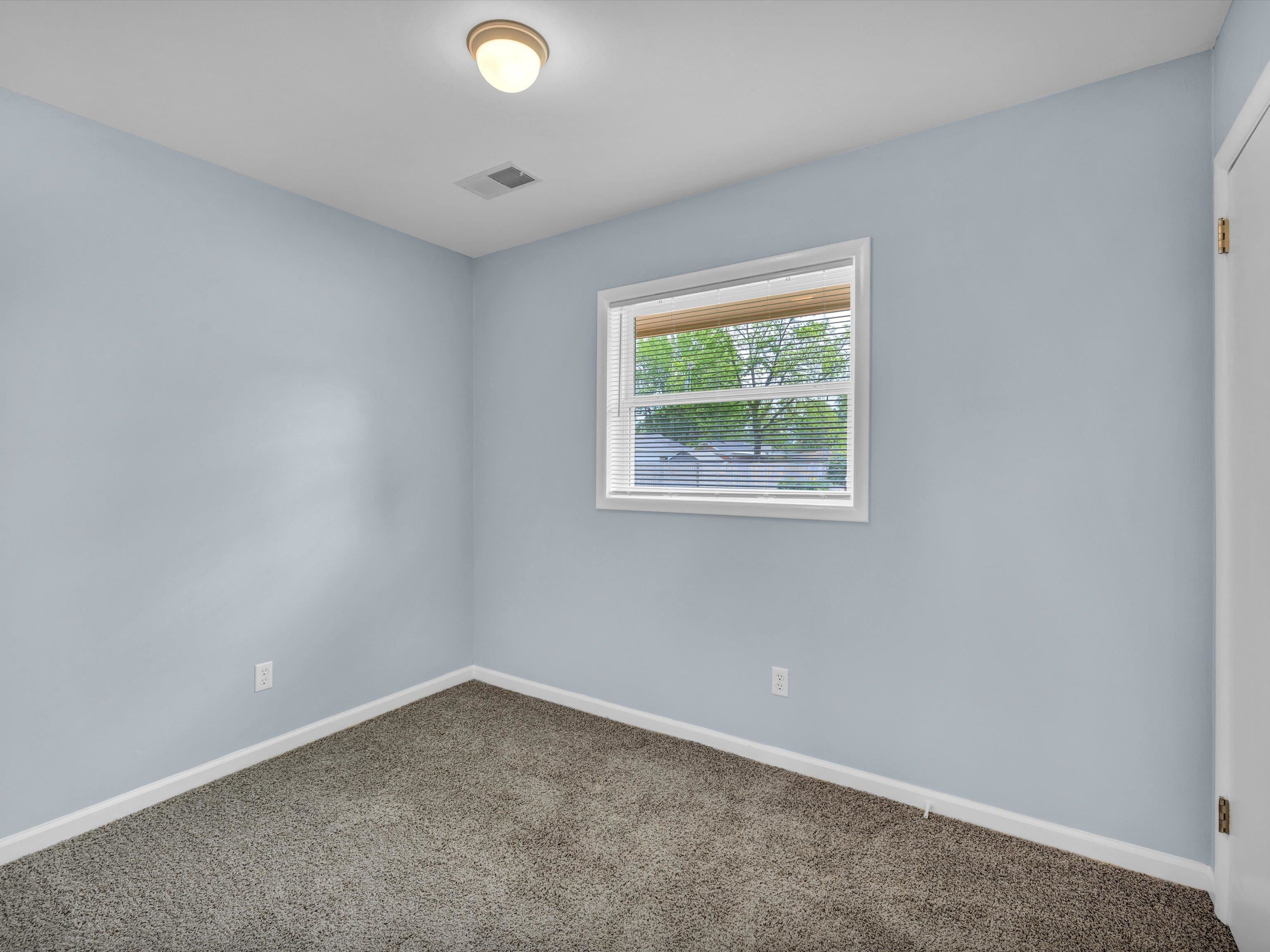3812 Longfellow Drive, Owensboro, Kentucky 42303, 3 Bedrooms Bedrooms, ,1 BathroomBathrooms,Single Family Residence,For Sale,Longfellow Drive,89568