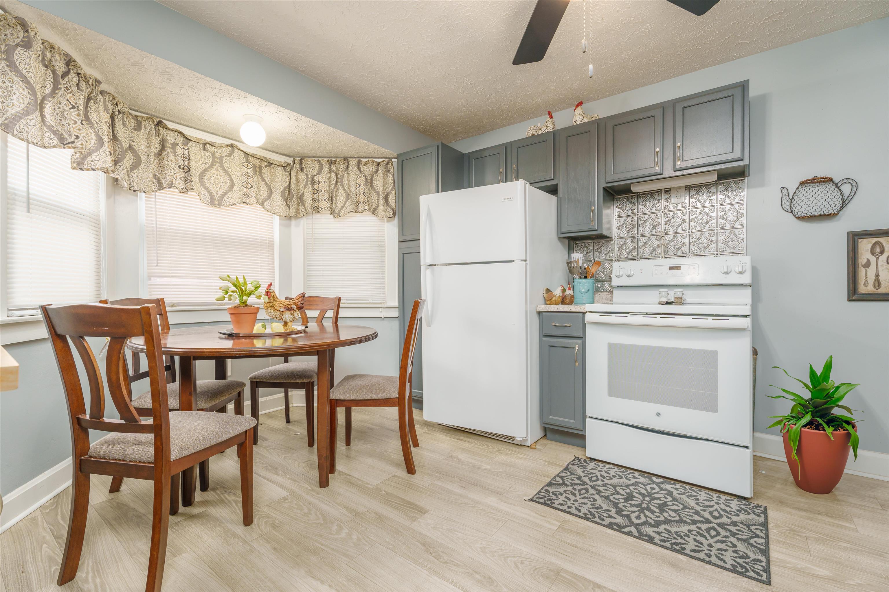 1017 21st Street, Owensboro, Kentucky 42303, 3 Bedrooms Bedrooms, ,1 BathroomBathrooms,Single Family Residence,For Sale,21st Street,89569