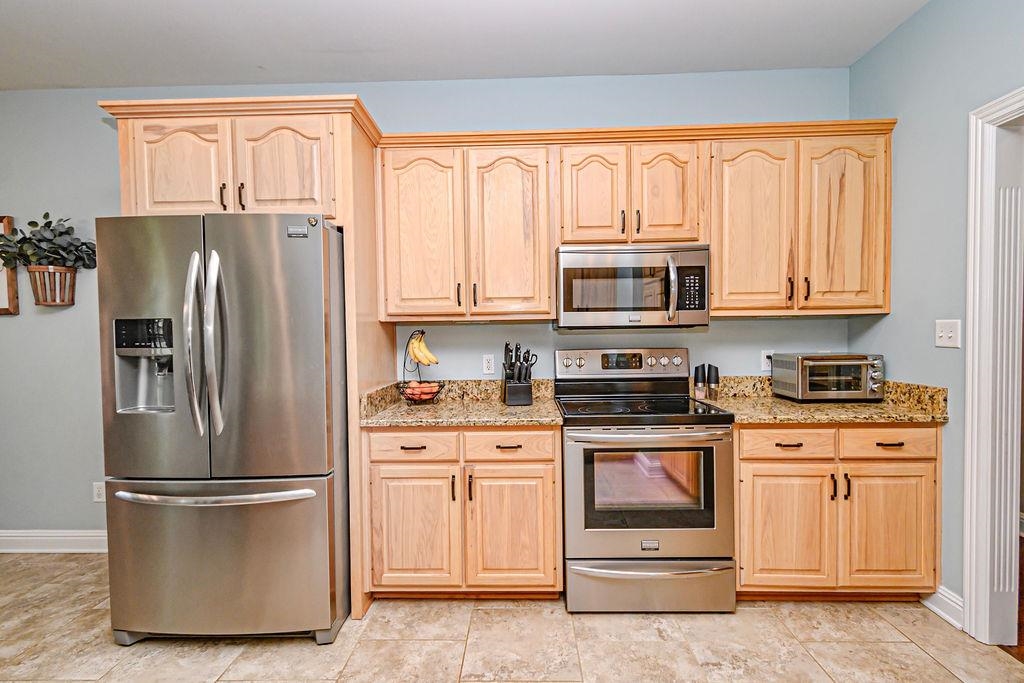 3036 Waterside Way, Owensboro, Kentucky 42303, 4 Bedrooms Bedrooms, ,3 BathroomsBathrooms,Single Family Residence,For Sale,Waterside Way,89572
