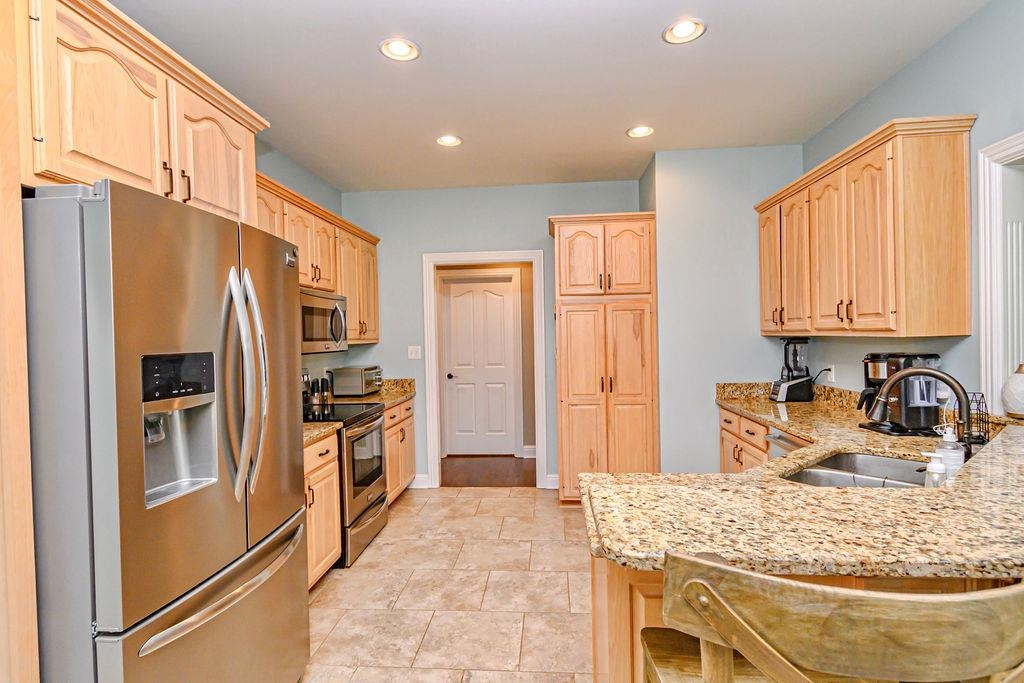3036 Waterside Way, Owensboro, Kentucky 42303, 4 Bedrooms Bedrooms, ,3 BathroomsBathrooms,Single Family Residence,For Sale,Waterside Way,89572