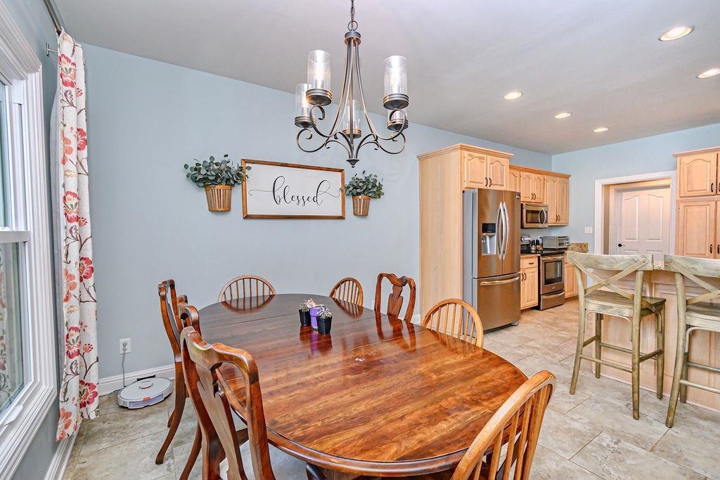 3036 Waterside Way, Owensboro, Kentucky 42303, 4 Bedrooms Bedrooms, ,3 BathroomsBathrooms,Single Family Residence,For Sale,Waterside Way,89572