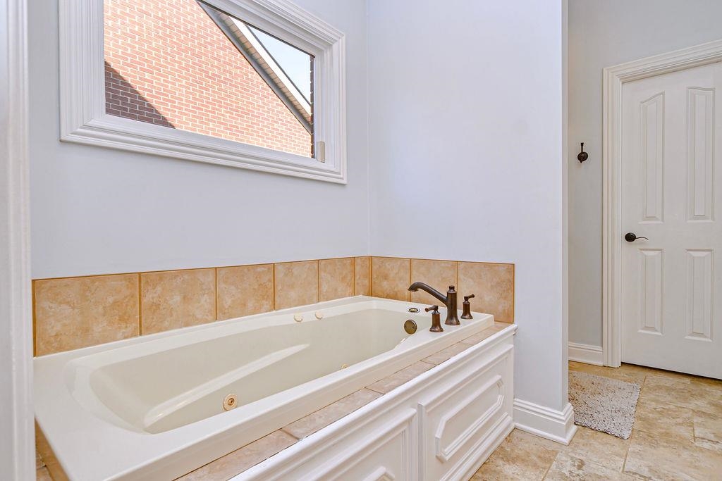 3036 Waterside Way, Owensboro, Kentucky 42303, 4 Bedrooms Bedrooms, ,3 BathroomsBathrooms,Single Family Residence,For Sale,Waterside Way,89572