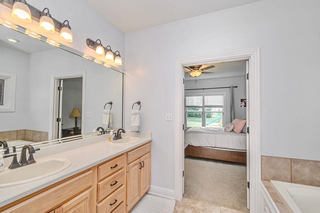 3036 Waterside Way, Owensboro, Kentucky 42303, 4 Bedrooms Bedrooms, ,3 BathroomsBathrooms,Single Family Residence,For Sale,Waterside Way,89572