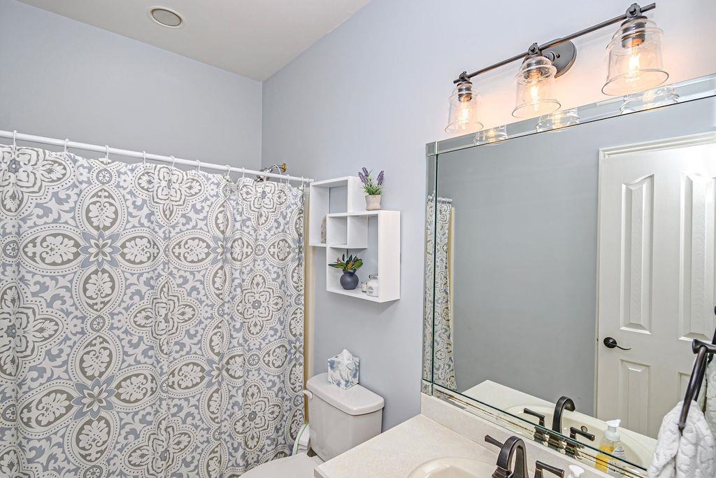 3036 Waterside Way, Owensboro, Kentucky 42303, 4 Bedrooms Bedrooms, ,3 BathroomsBathrooms,Single Family Residence,For Sale,Waterside Way,89572