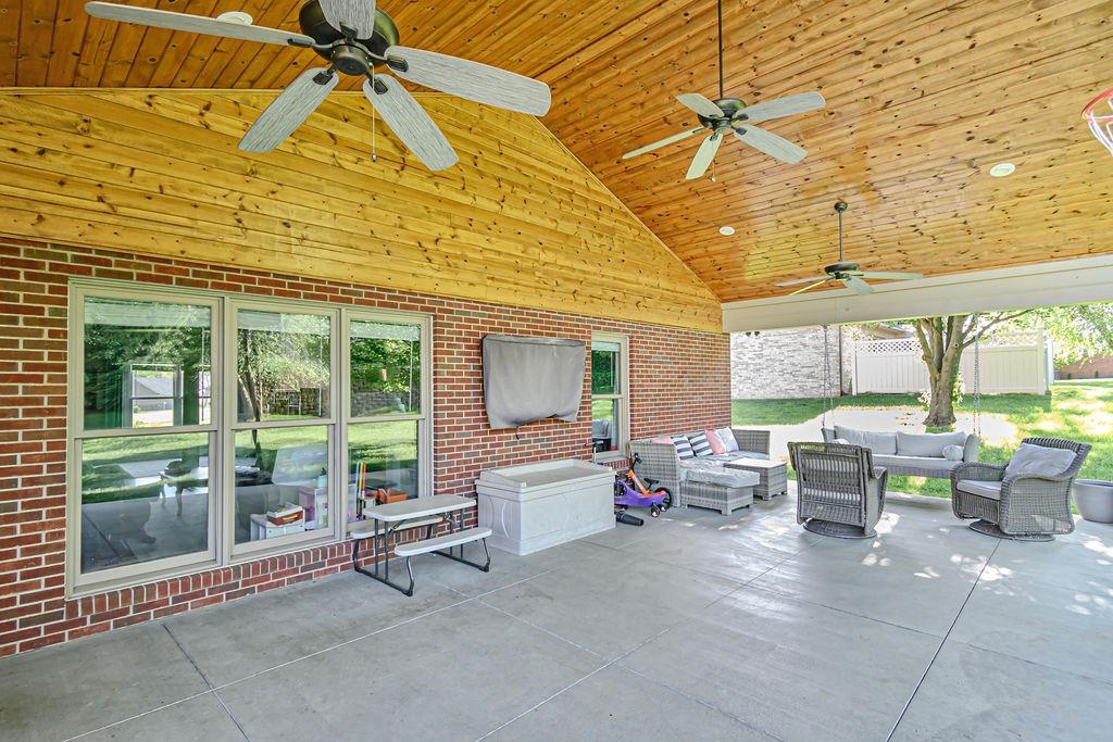 3036 Waterside Way, Owensboro, Kentucky 42303, 4 Bedrooms Bedrooms, ,3 BathroomsBathrooms,Single Family Residence,For Sale,Waterside Way,89572
