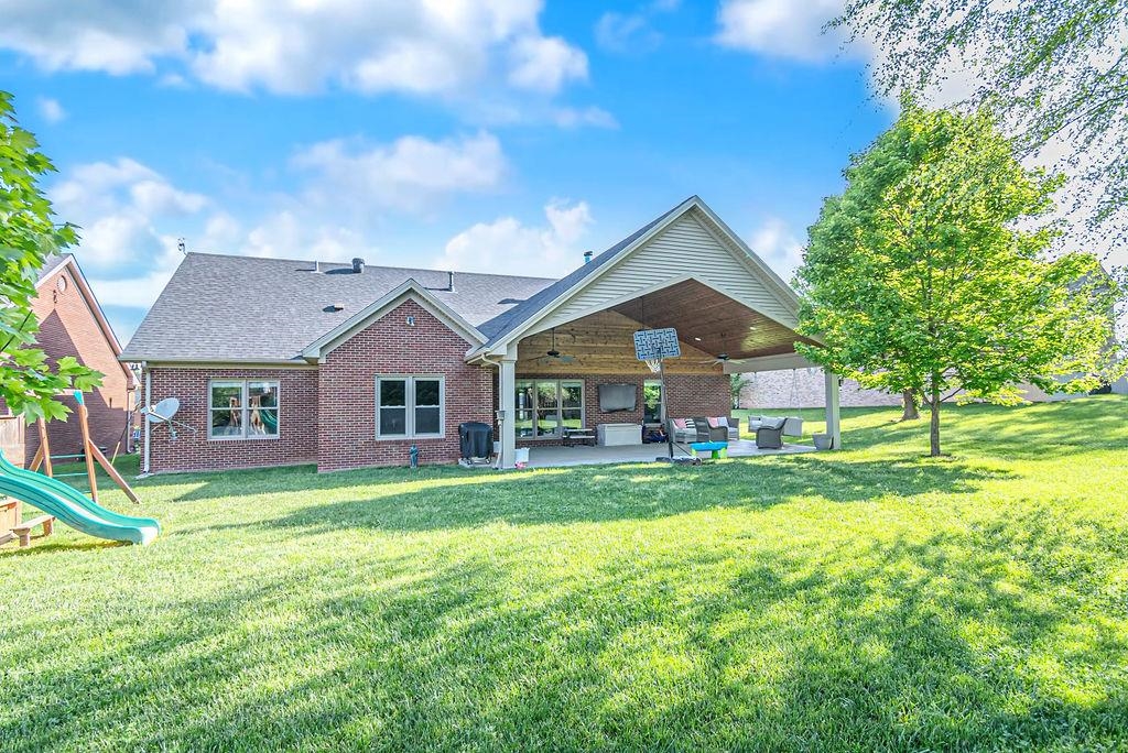 3036 Waterside Way, Owensboro, Kentucky 42303, 4 Bedrooms Bedrooms, ,3 BathroomsBathrooms,Single Family Residence,For Sale,Waterside Way,89572