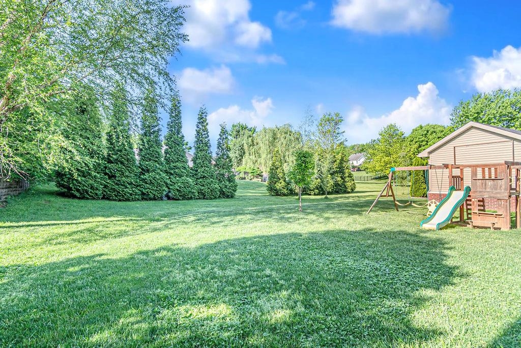 3036 Waterside Way, Owensboro, Kentucky 42303, 4 Bedrooms Bedrooms, ,3 BathroomsBathrooms,Single Family Residence,For Sale,Waterside Way,89572