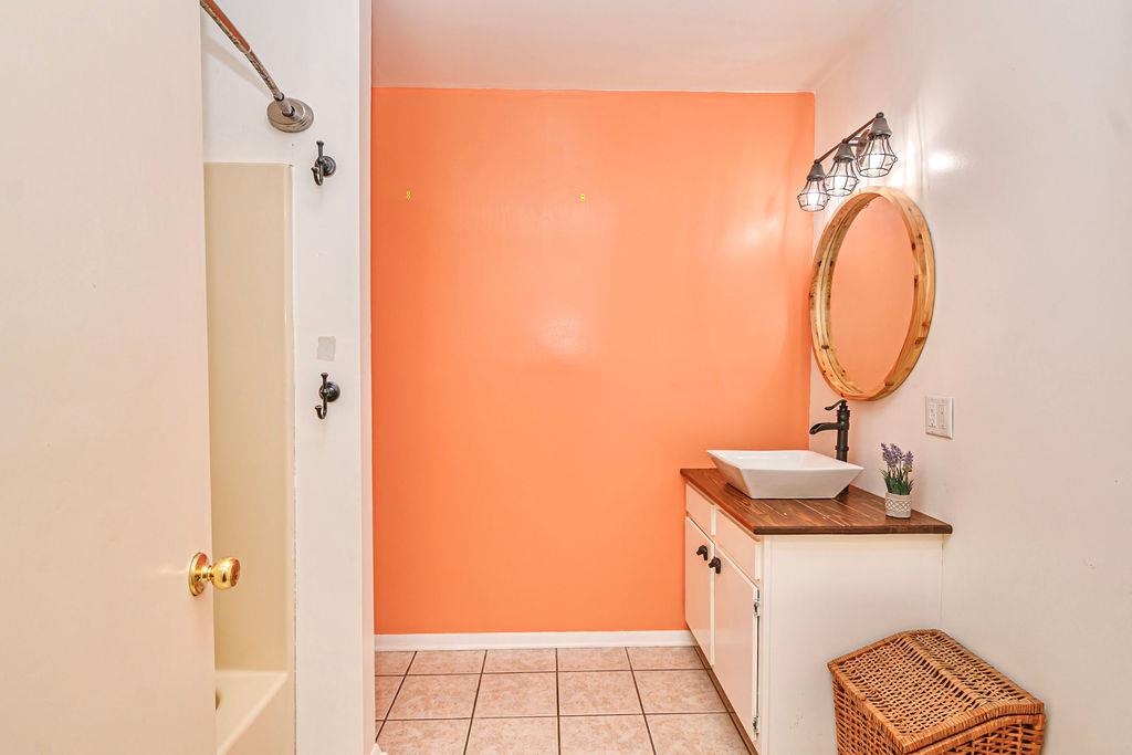 7587 Old Highway 81, Owensboro, Kentucky 42301, 2 Bedrooms Bedrooms, ,2 BathroomsBathrooms,Single Family Residence,For Sale,Old Highway 81,89578
