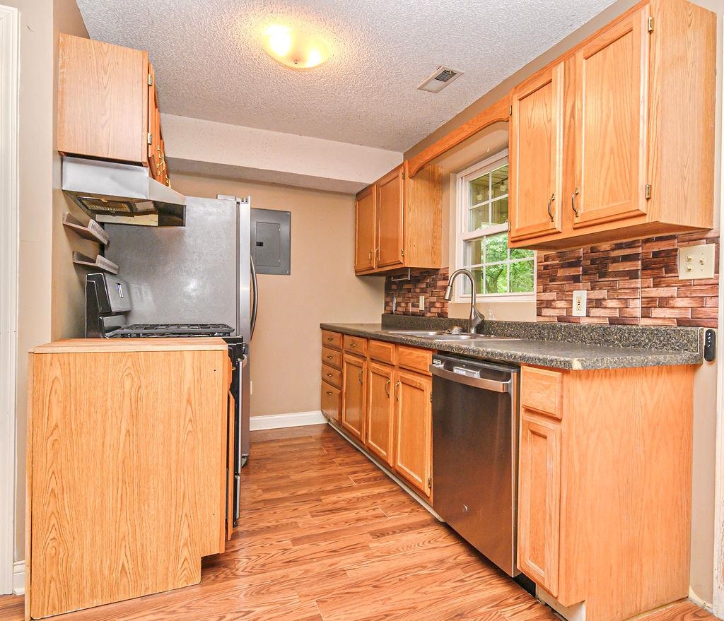 7587 Old Highway 81, Owensboro, Kentucky 42301, 2 Bedrooms Bedrooms, ,2 BathroomsBathrooms,Single Family Residence,For Sale,Old Highway 81,89578