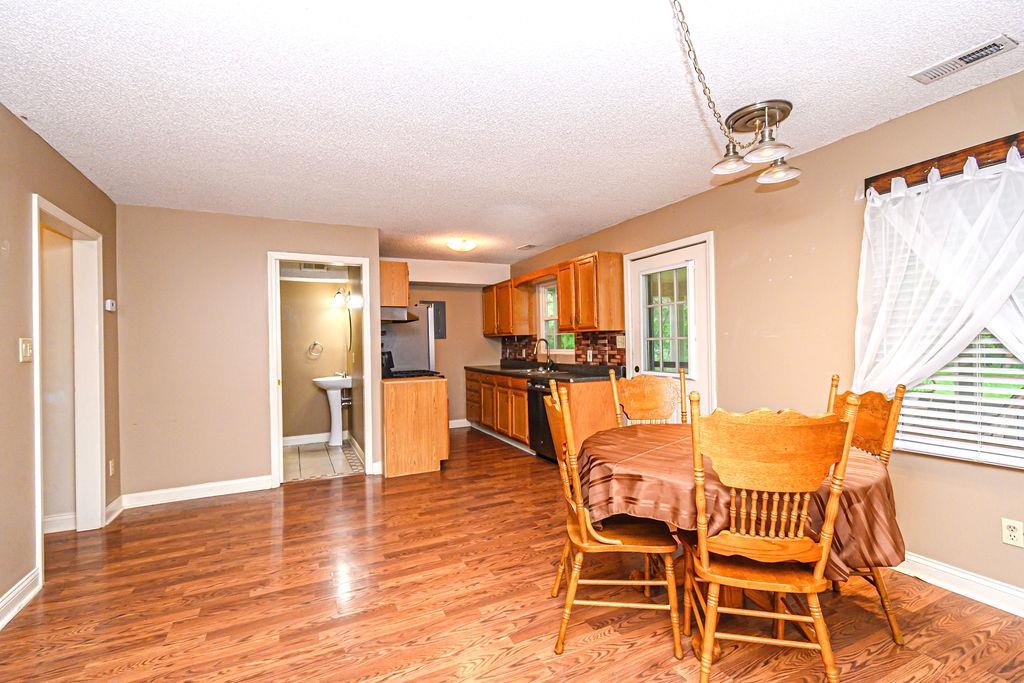 7587 Old Highway 81, Owensboro, Kentucky 42301, 2 Bedrooms Bedrooms, ,2 BathroomsBathrooms,Single Family Residence,For Sale,Old Highway 81,89578