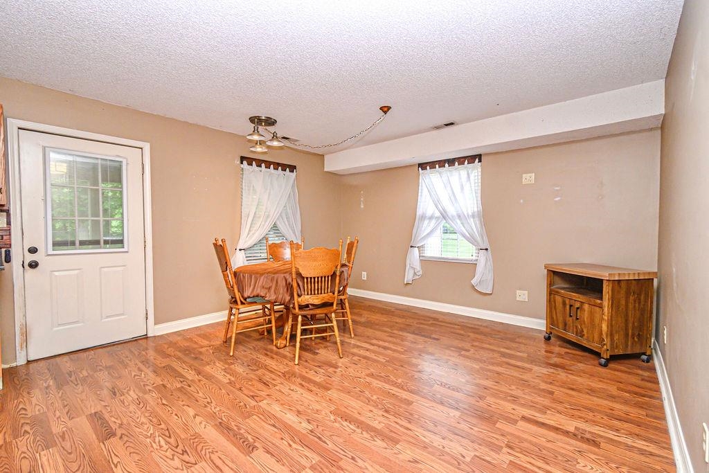 7587 Old Highway 81, Owensboro, Kentucky 42301, 2 Bedrooms Bedrooms, ,2 BathroomsBathrooms,Single Family Residence,For Sale,Old Highway 81,89578