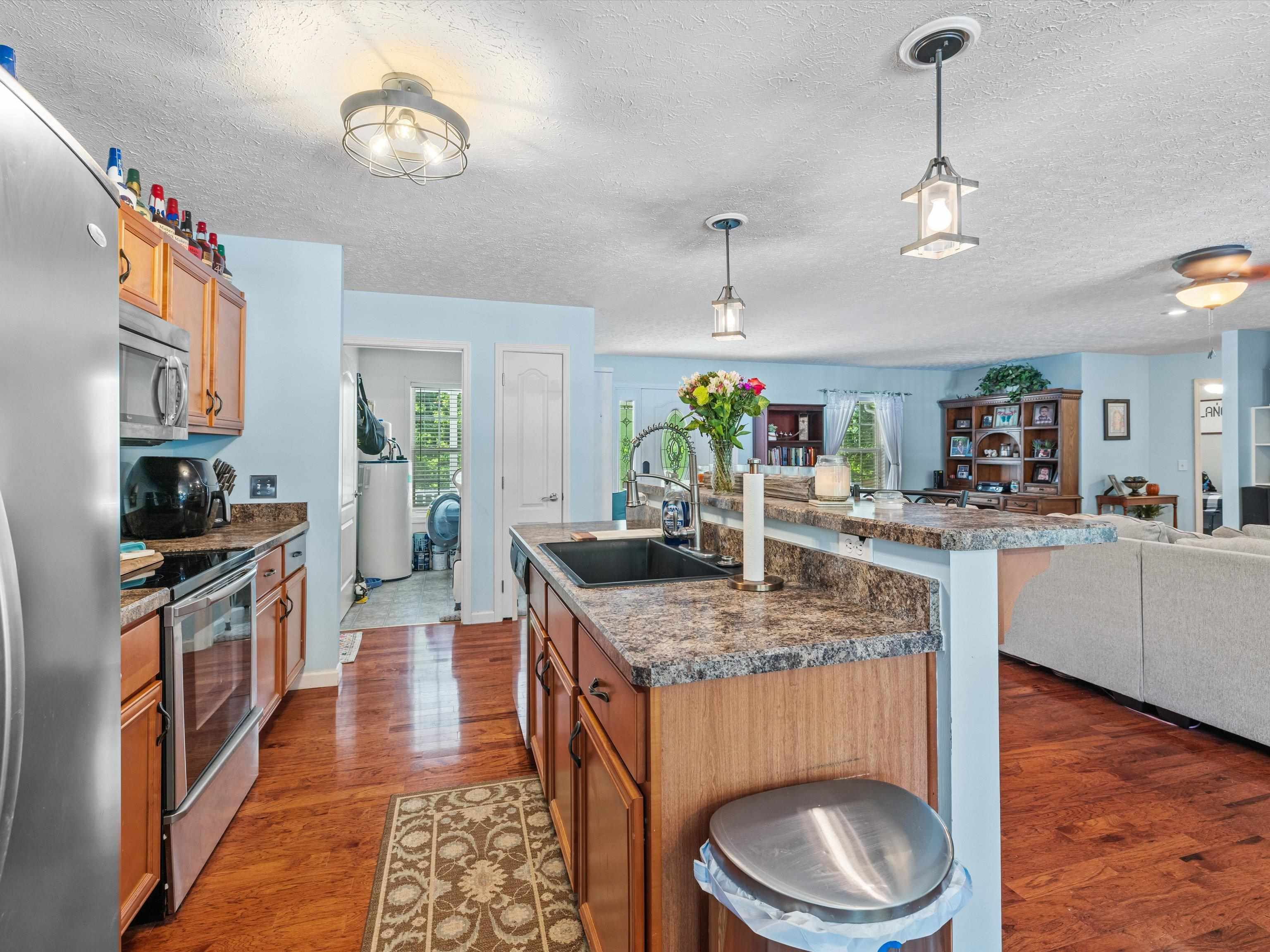 549 Water Tower Ln, Hartford, Kentucky 42347, 3 Bedrooms Bedrooms, ,2 BathroomsBathrooms,Single Family Residence,For Sale,Water Tower Ln,89580