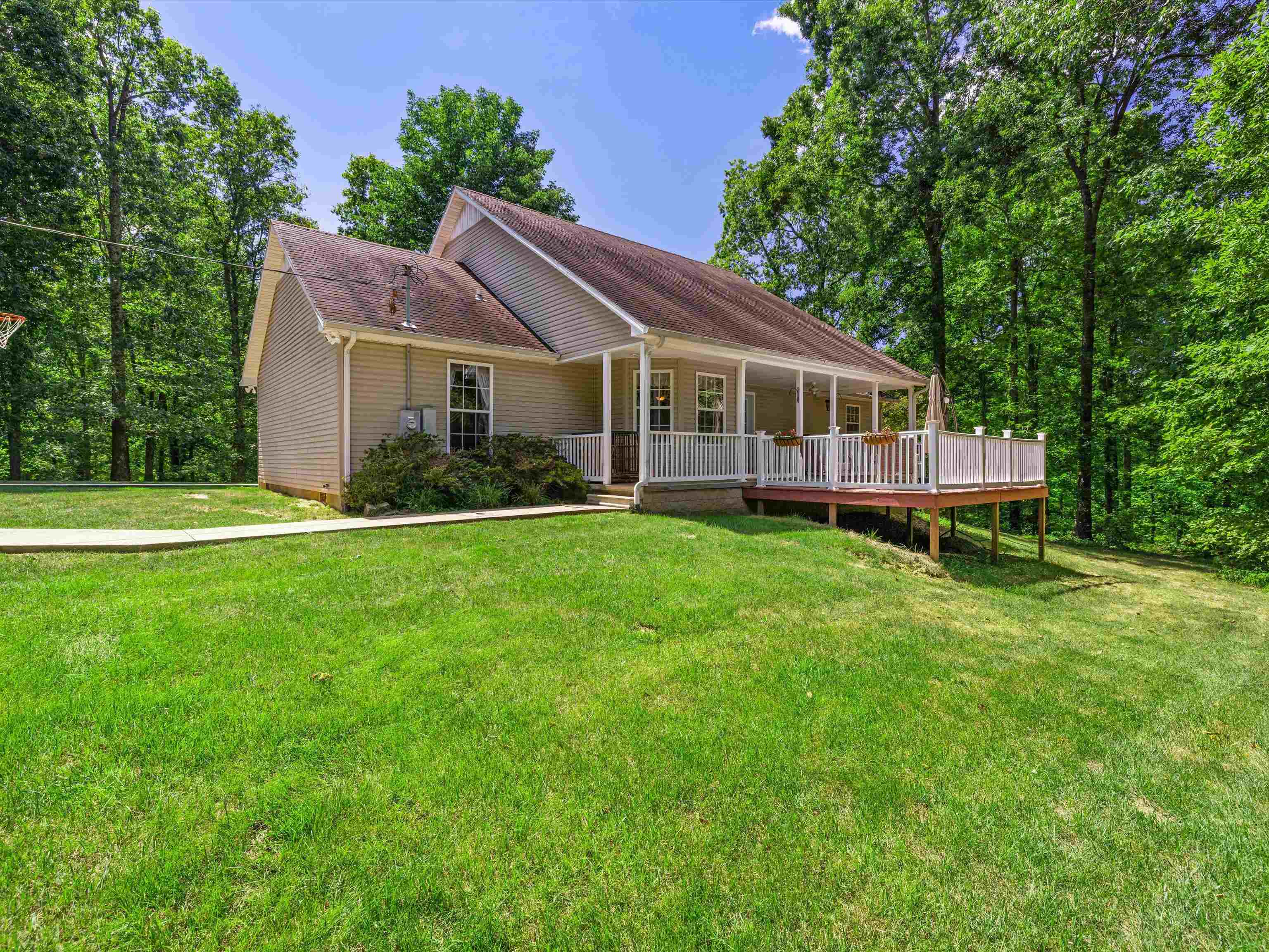 549 Water Tower Ln, Hartford, Kentucky 42347, 3 Bedrooms Bedrooms, ,2 BathroomsBathrooms,Single Family Residence,For Sale,Water Tower Ln,89580