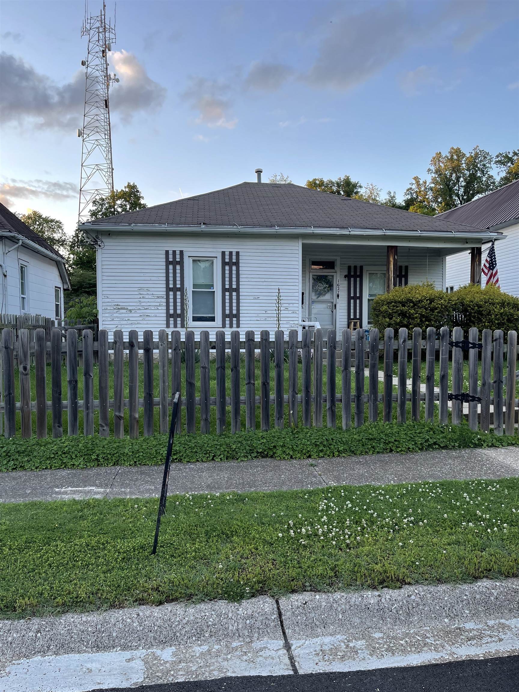 1627 17TH ST, Owensboro, Kentucky 42303, 2 Bedrooms Bedrooms, ,1 BathroomBathrooms,Single Family Residence,For Sale,17TH ST,89585