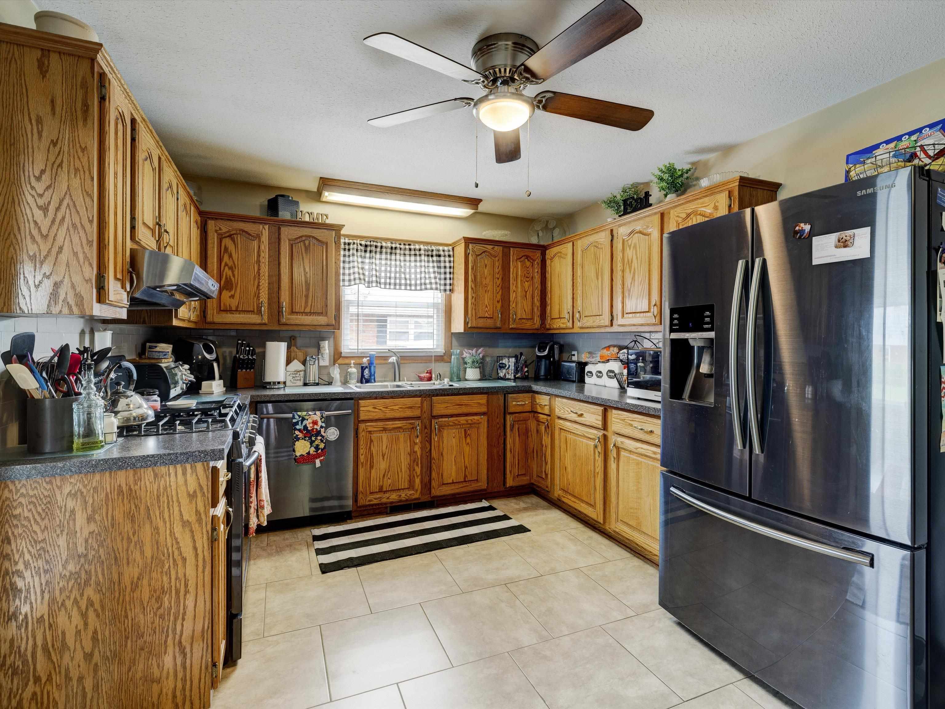 2513 Middleground, Owensboro, Kentucky 42301, 5 Bedrooms Bedrooms, ,2 BathroomsBathrooms,Single Family Residence,For Sale,Middleground,89587
