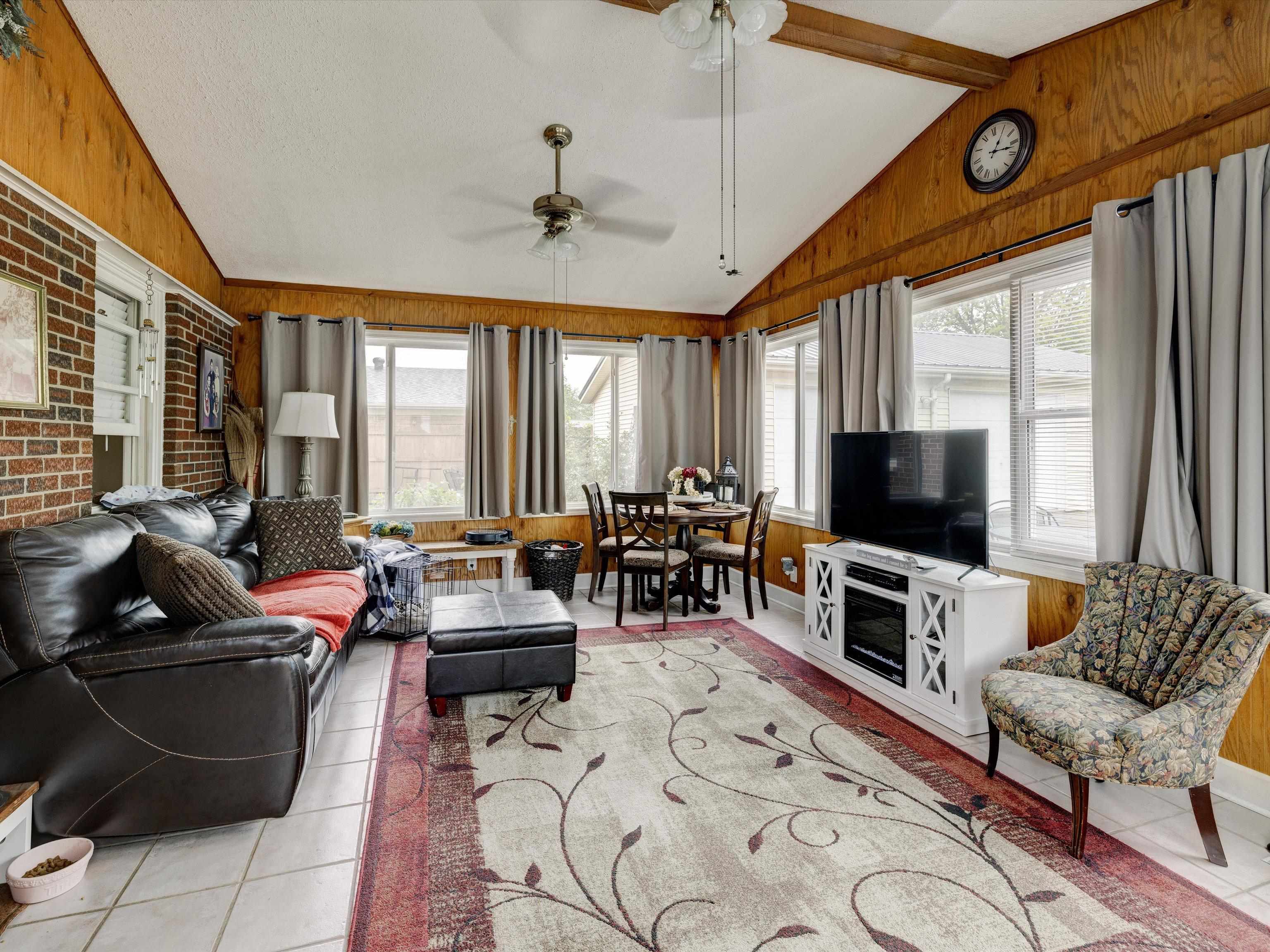 2513 Middleground, Owensboro, Kentucky 42301, 5 Bedrooms Bedrooms, ,2 BathroomsBathrooms,Single Family Residence,For Sale,Middleground,89587