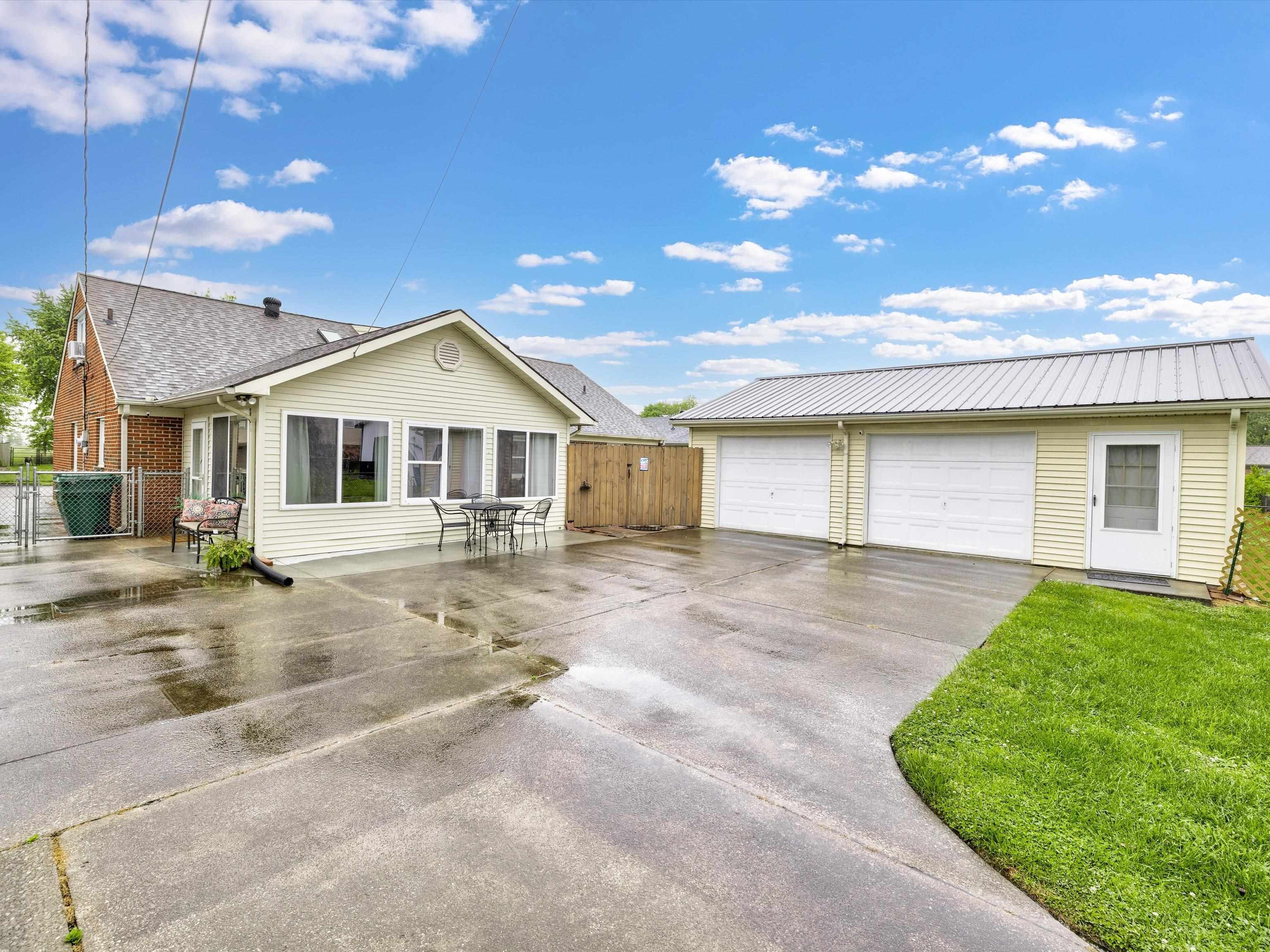 2513 Middleground, Owensboro, Kentucky 42301, 5 Bedrooms Bedrooms, ,2 BathroomsBathrooms,Single Family Residence,For Sale,Middleground,89587