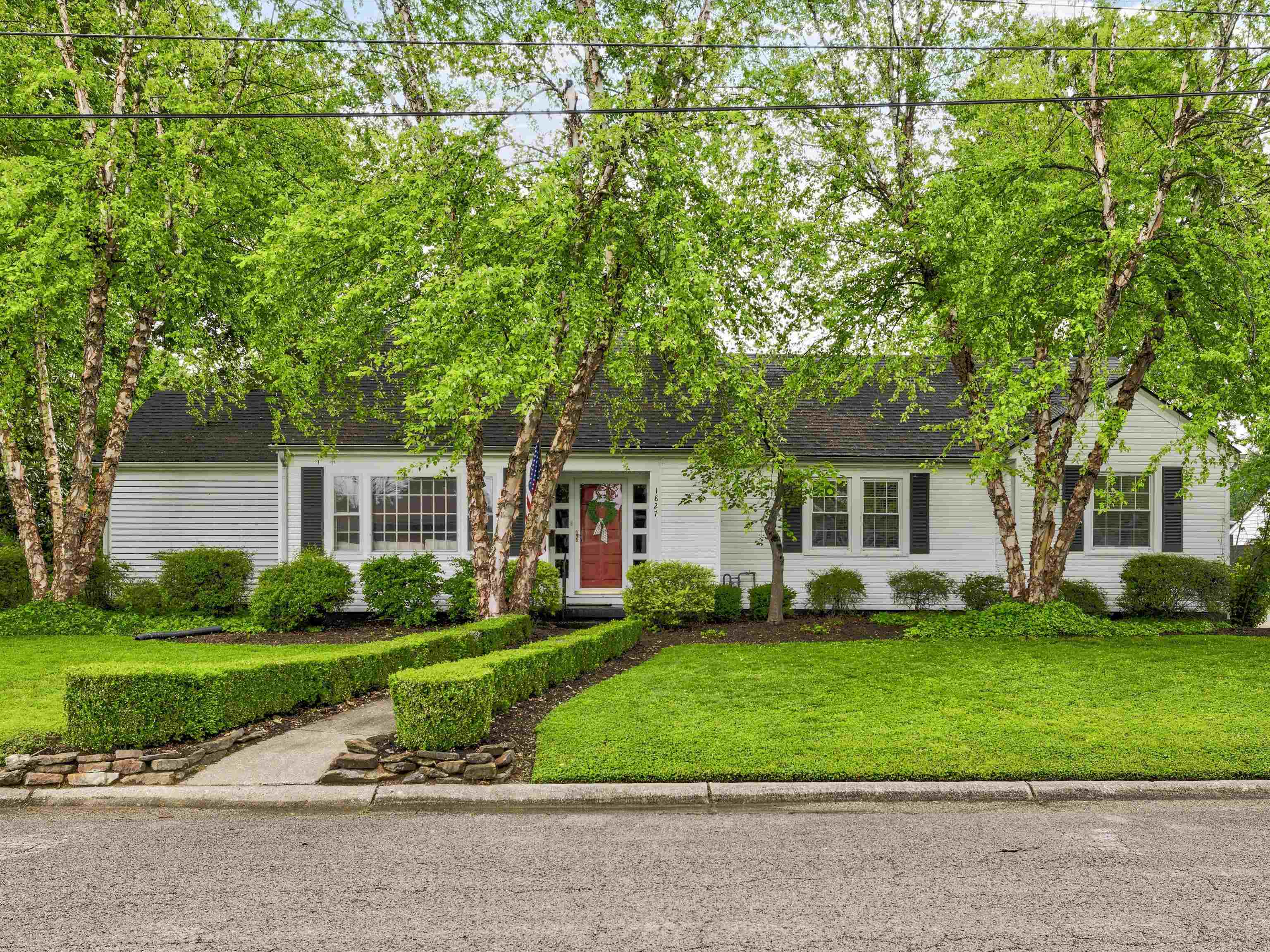 1827 South Griffith Avenue, Owensboro, Kentucky 42301, 3 Bedrooms Bedrooms, ,3 BathroomsBathrooms,Single Family Residence,For Sale,South Griffith Avenue,89594