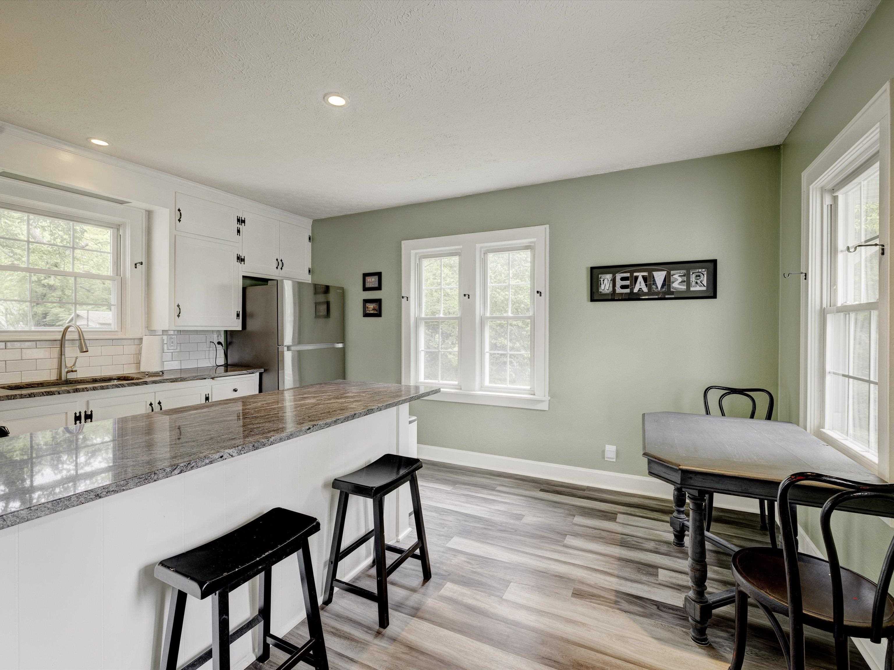 1827 South Griffith Avenue, Owensboro, Kentucky 42301, 3 Bedrooms Bedrooms, ,3 BathroomsBathrooms,Single Family Residence,For Sale,South Griffith Avenue,89594