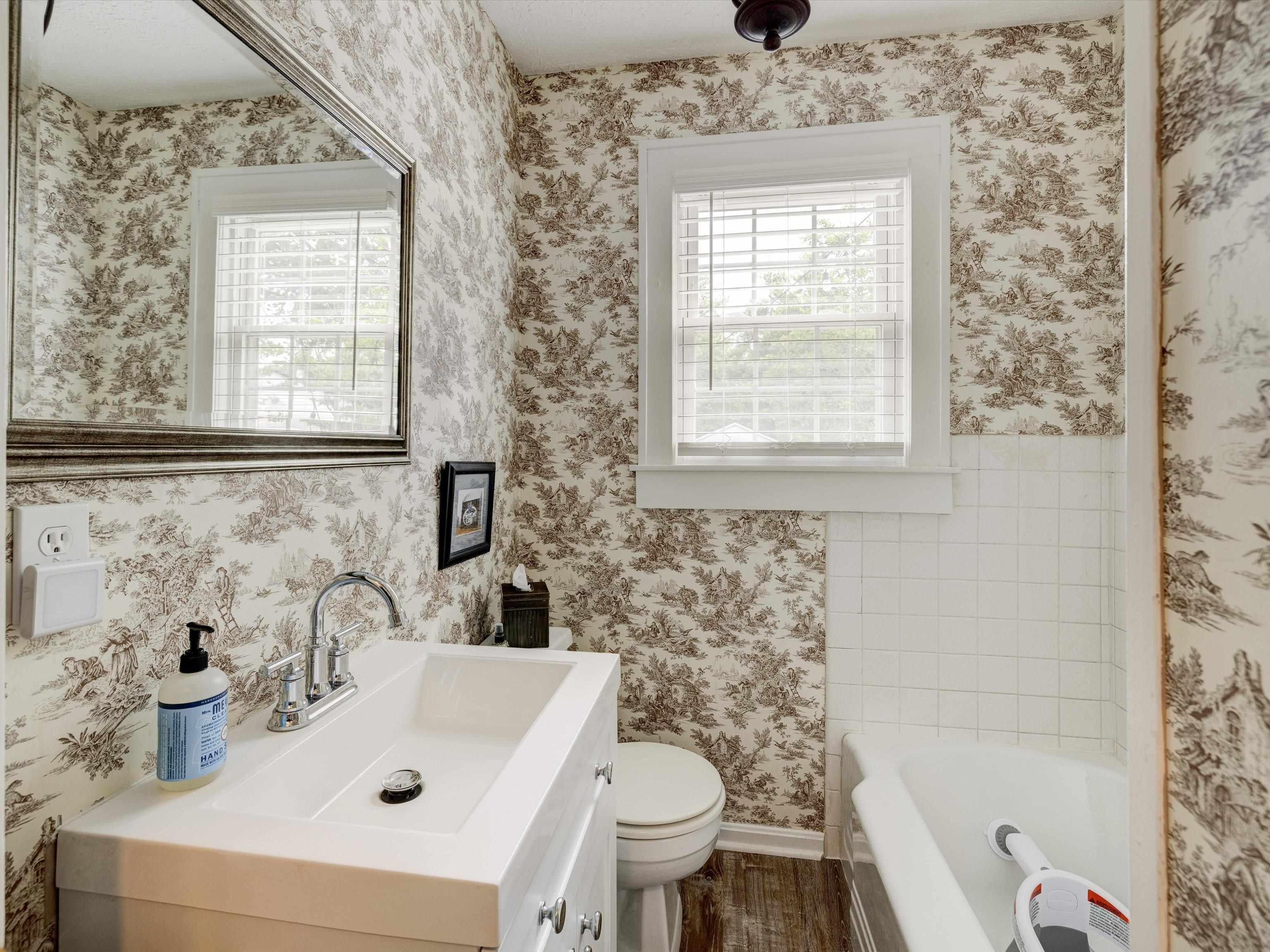 1827 South Griffith Avenue, Owensboro, Kentucky 42301, 3 Bedrooms Bedrooms, ,3 BathroomsBathrooms,Single Family Residence,For Sale,South Griffith Avenue,89594