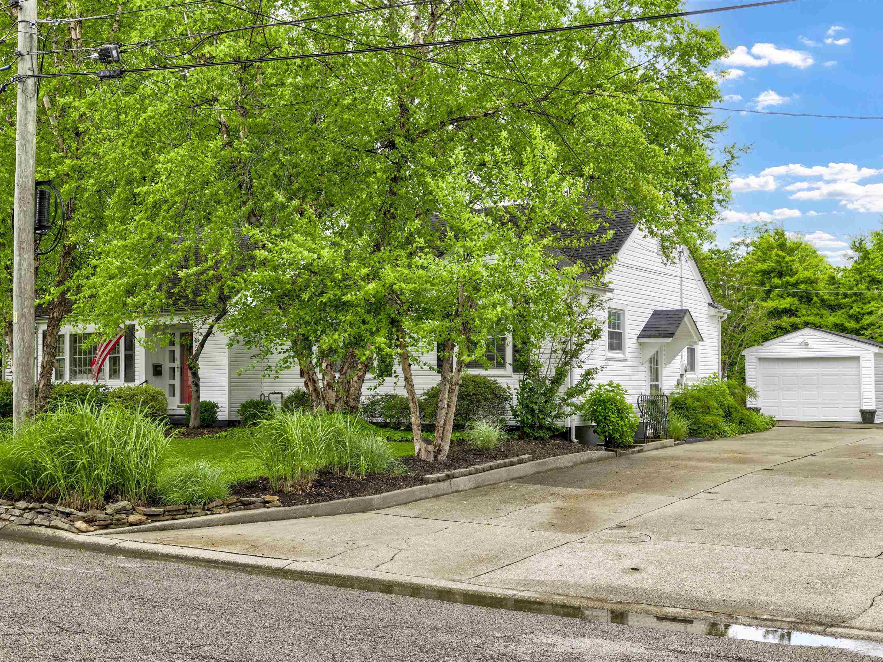1827 South Griffith Avenue, Owensboro, Kentucky 42301, 3 Bedrooms Bedrooms, ,3 BathroomsBathrooms,Single Family Residence,For Sale,South Griffith Avenue,89594