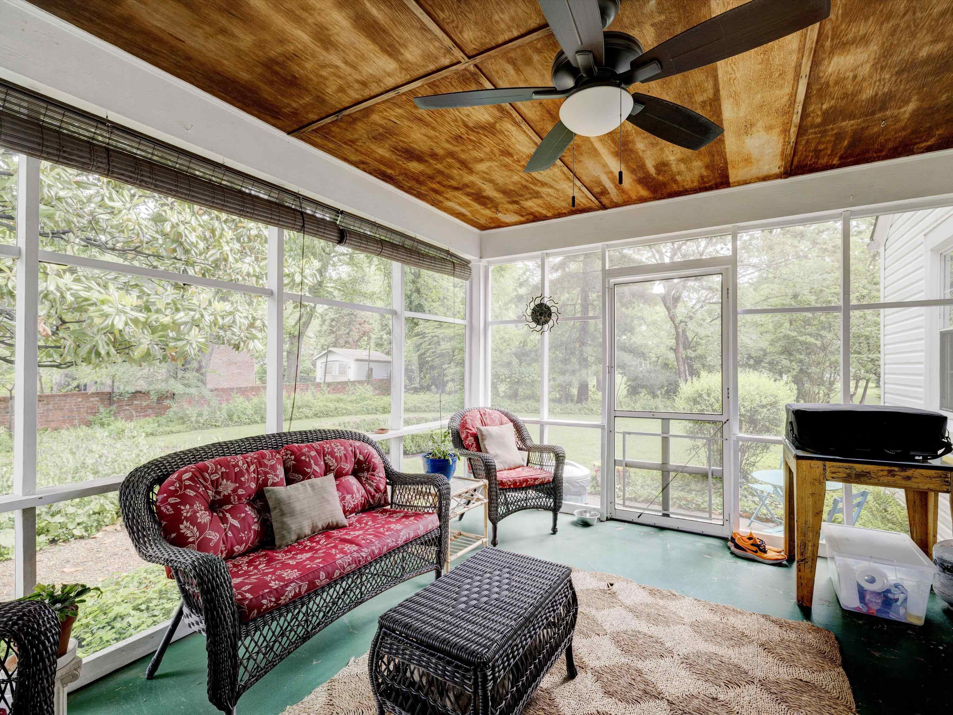 1827 South Griffith Avenue, Owensboro, Kentucky 42301, 3 Bedrooms Bedrooms, ,3 BathroomsBathrooms,Single Family Residence,For Sale,South Griffith Avenue,89594