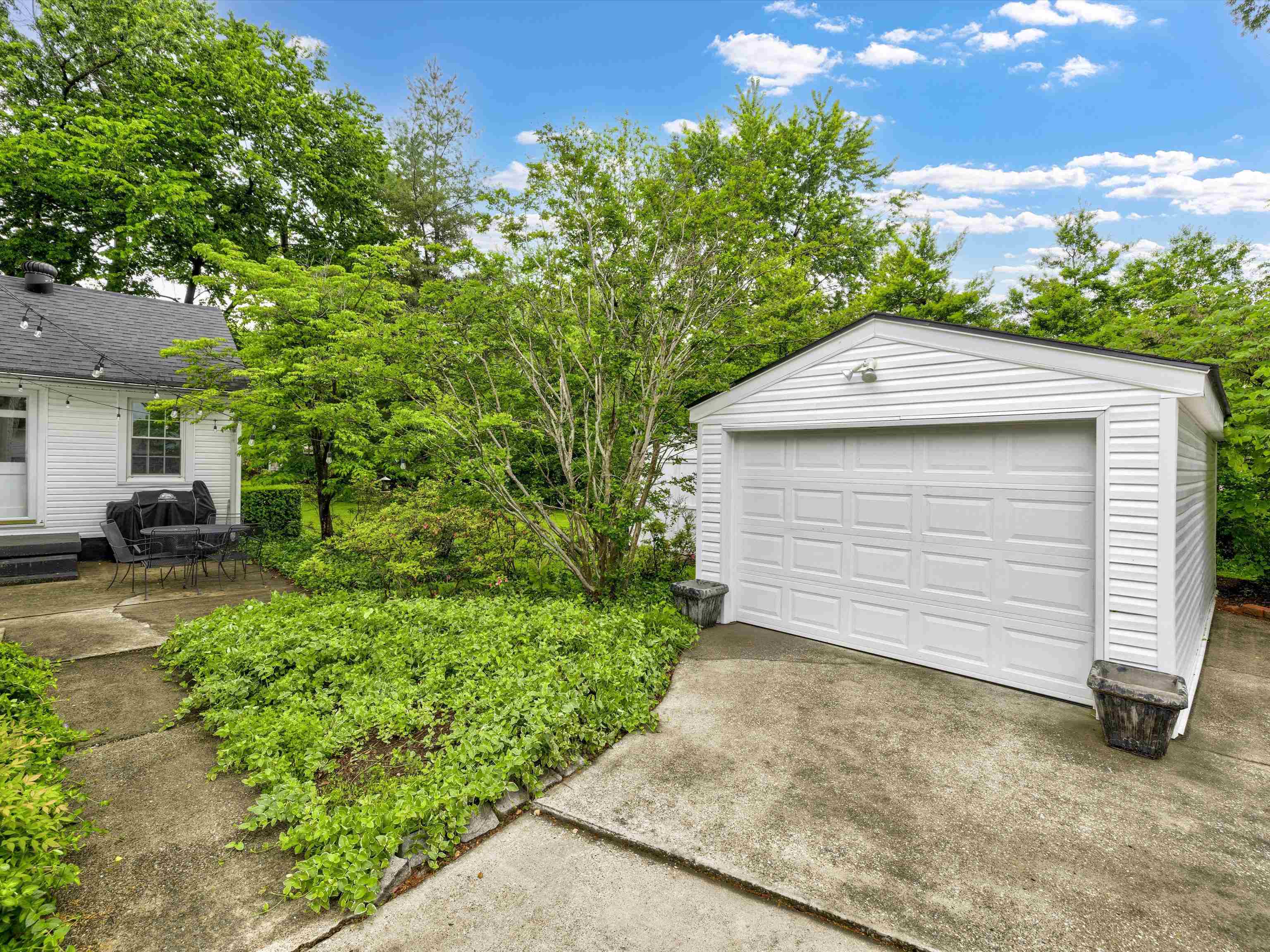 1827 South Griffith Avenue, Owensboro, Kentucky 42301, 3 Bedrooms Bedrooms, ,3 BathroomsBathrooms,Single Family Residence,For Sale,South Griffith Avenue,89594