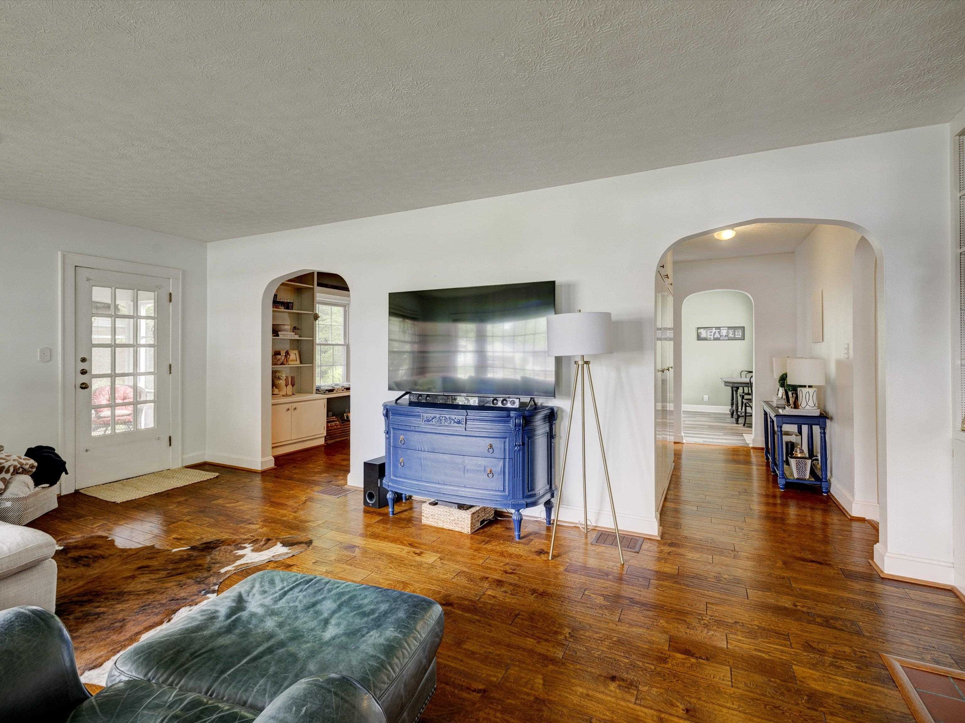1827 South Griffith Avenue, Owensboro, Kentucky 42301, 3 Bedrooms Bedrooms, ,3 BathroomsBathrooms,Single Family Residence,For Sale,South Griffith Avenue,89594