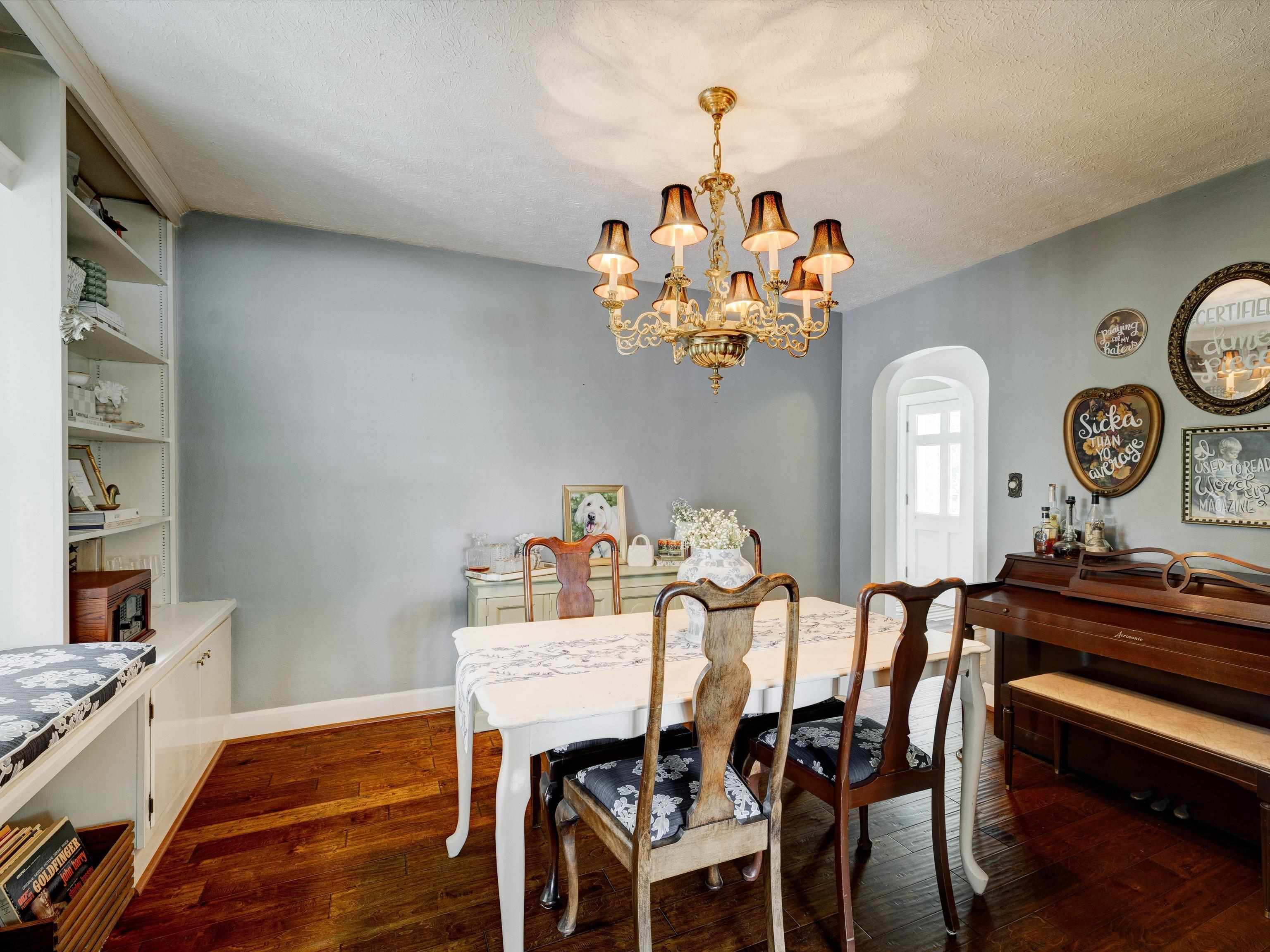 1827 South Griffith Avenue, Owensboro, Kentucky 42301, 3 Bedrooms Bedrooms, ,3 BathroomsBathrooms,Single Family Residence,For Sale,South Griffith Avenue,89594