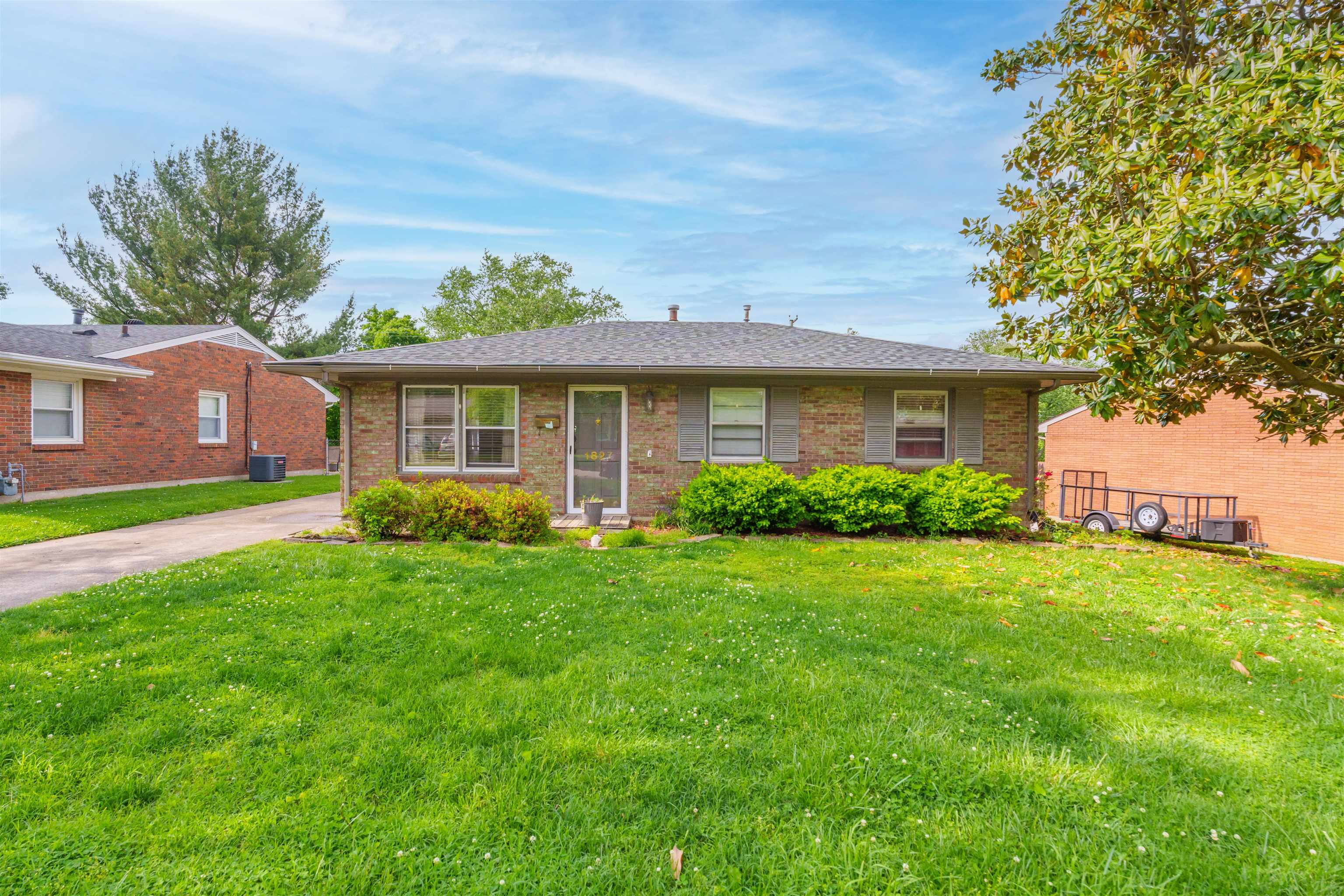 1827 Kelly Lane, Owensboro, Kentucky 42303, 3 Bedrooms Bedrooms, ,1 BathroomBathrooms,Single Family Residence,For Sale,Kelly Lane,89600