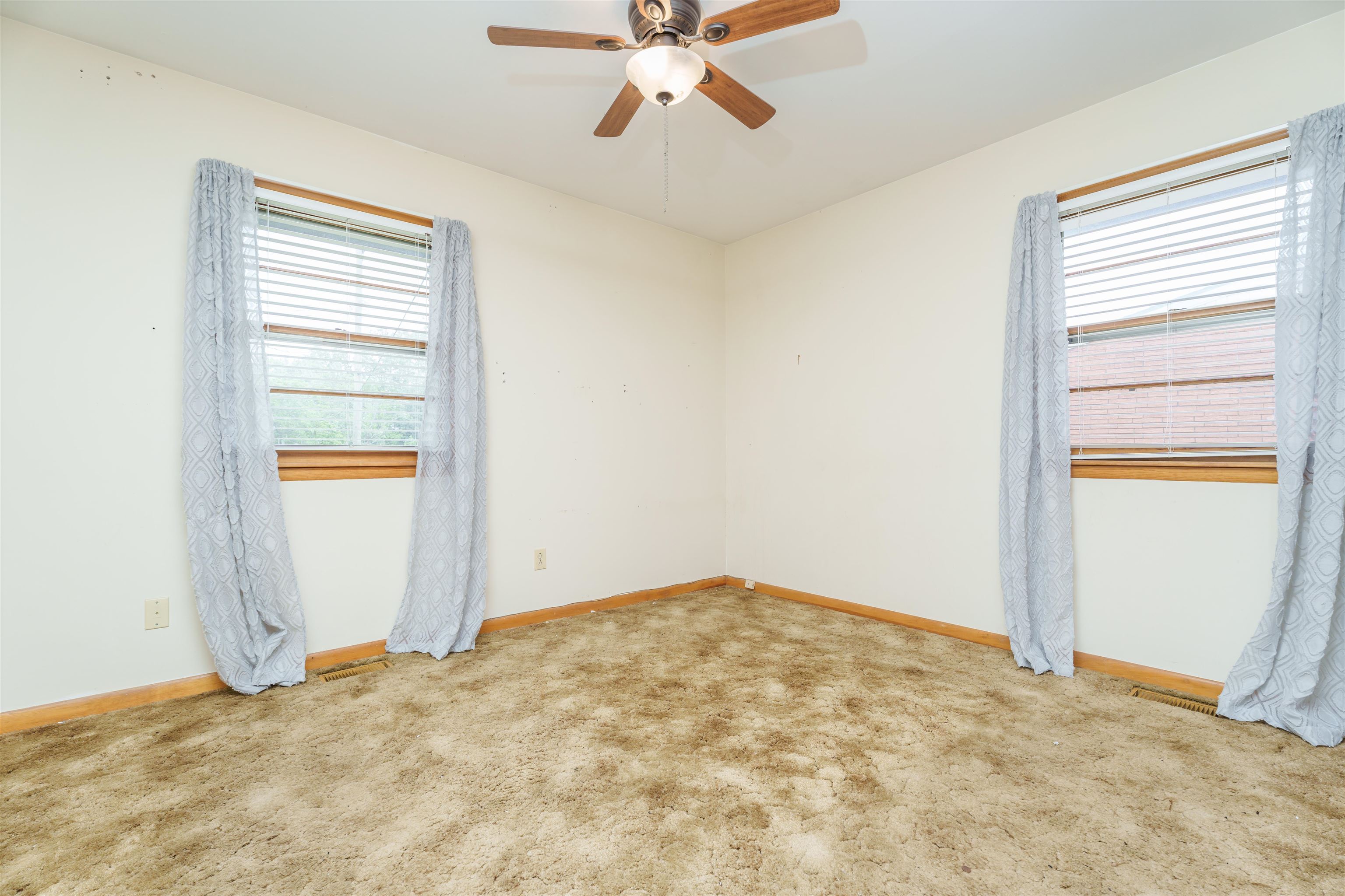 1827 Kelly Lane, Owensboro, Kentucky 42303, 3 Bedrooms Bedrooms, ,1 BathroomBathrooms,Single Family Residence,For Sale,Kelly Lane,89600