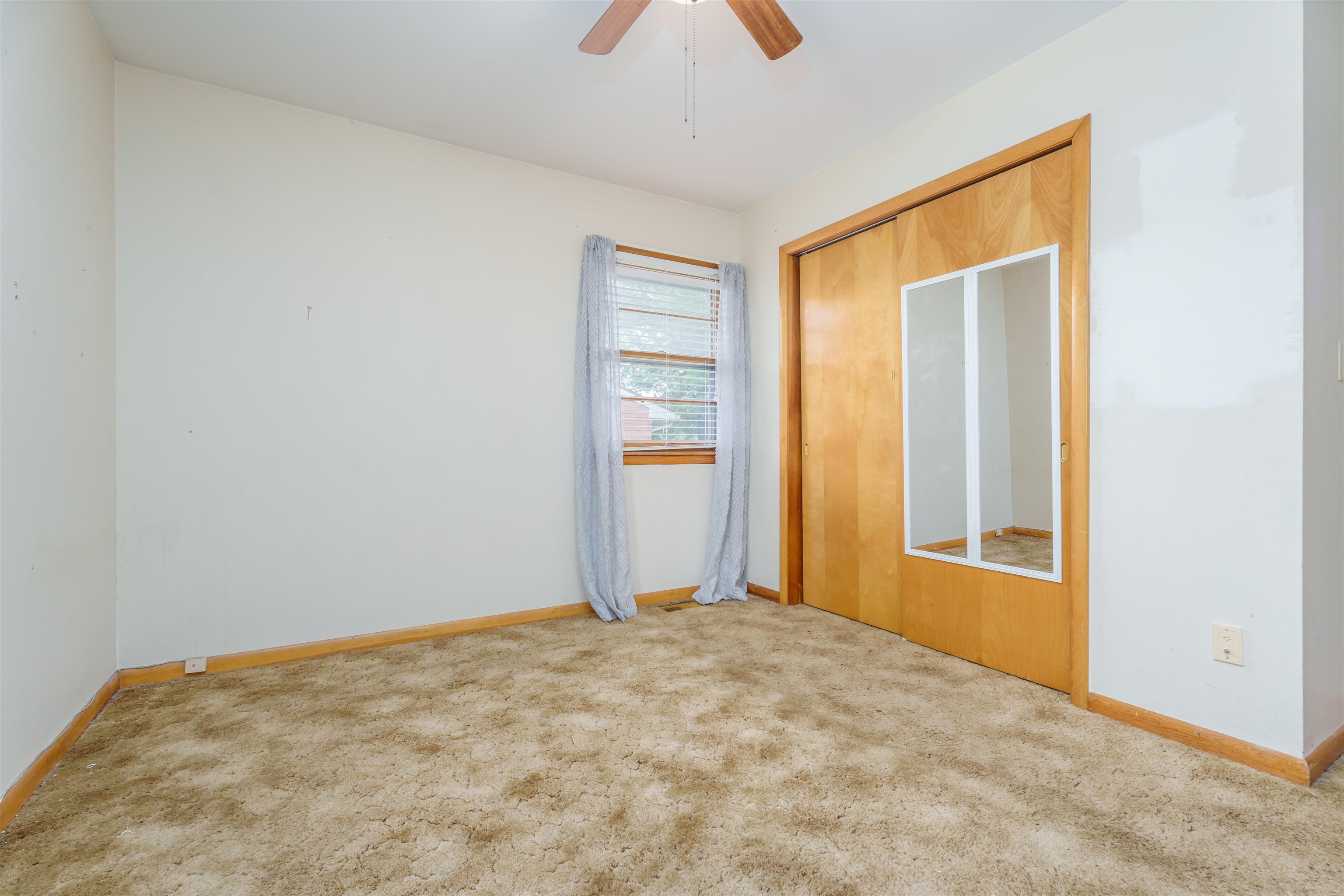 1827 Kelly Lane, Owensboro, Kentucky 42303, 3 Bedrooms Bedrooms, ,1 BathroomBathrooms,Single Family Residence,For Sale,Kelly Lane,89600