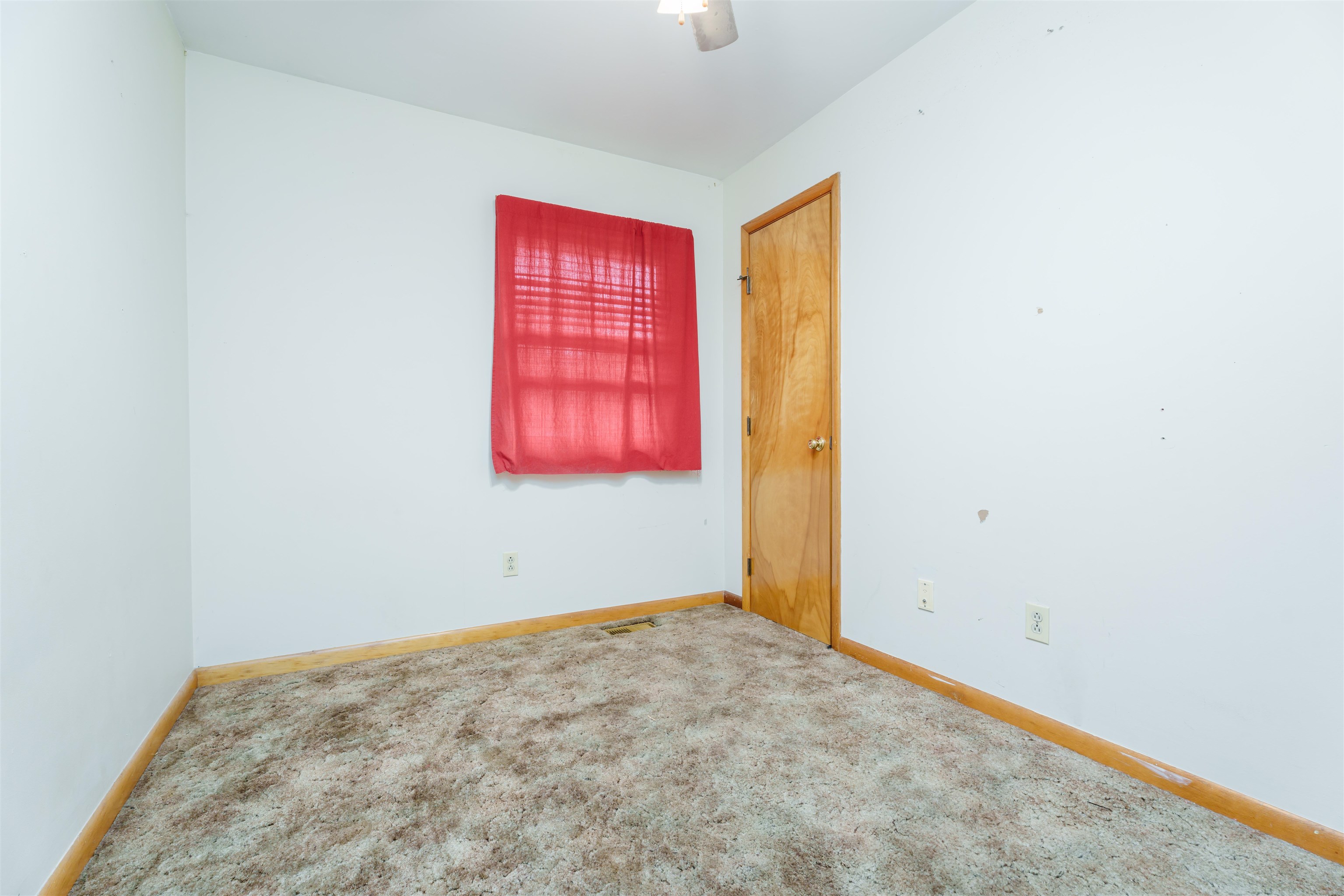 1827 Kelly Lane, Owensboro, Kentucky 42303, 3 Bedrooms Bedrooms, ,1 BathroomBathrooms,Single Family Residence,For Sale,Kelly Lane,89600