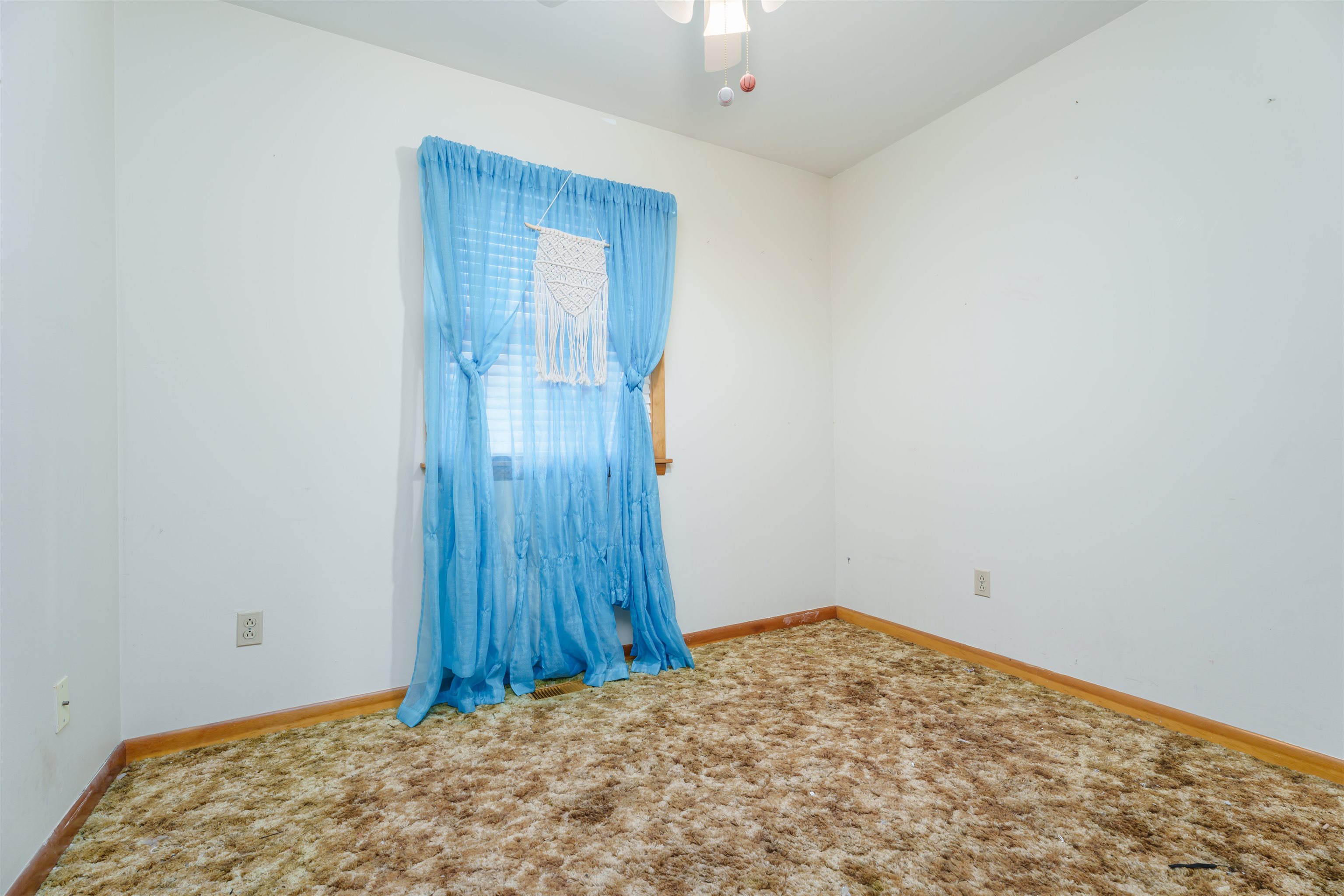 1827 Kelly Lane, Owensboro, Kentucky 42303, 3 Bedrooms Bedrooms, ,1 BathroomBathrooms,Single Family Residence,For Sale,Kelly Lane,89600