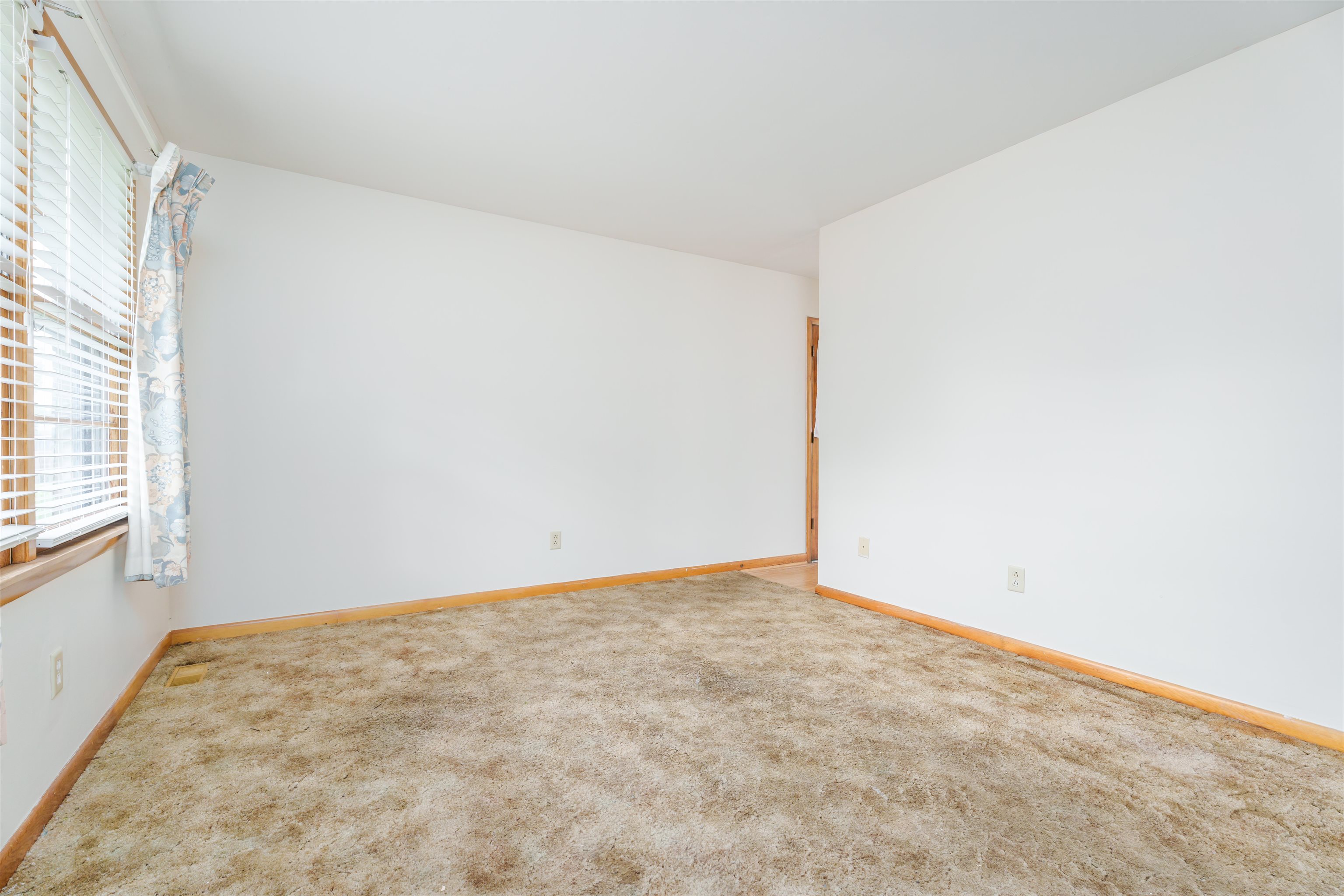 1827 Kelly Lane, Owensboro, Kentucky 42303, 3 Bedrooms Bedrooms, ,1 BathroomBathrooms,Single Family Residence,For Sale,Kelly Lane,89600