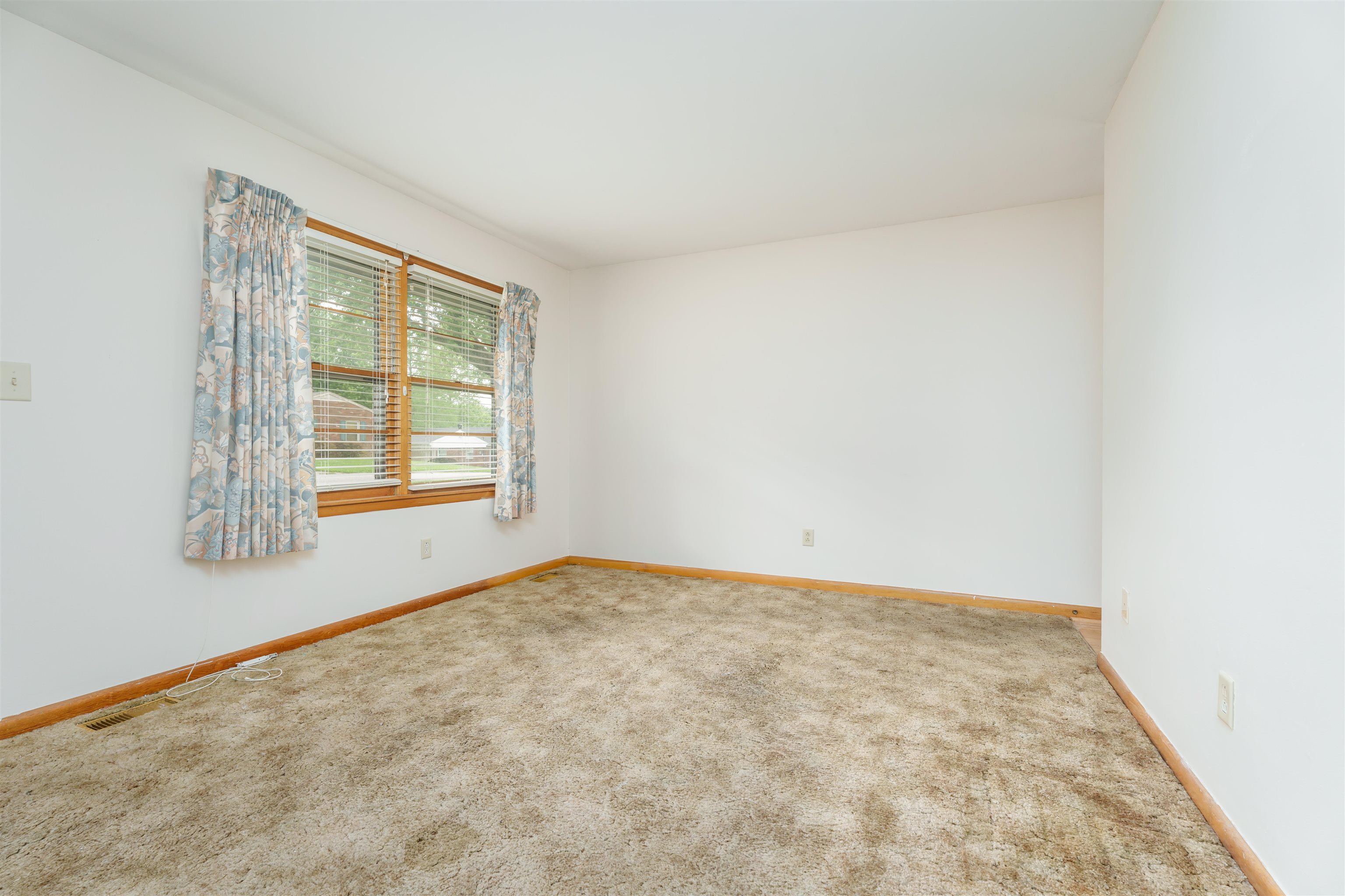 1827 Kelly Lane, Owensboro, Kentucky 42303, 3 Bedrooms Bedrooms, ,1 BathroomBathrooms,Single Family Residence,For Sale,Kelly Lane,89600